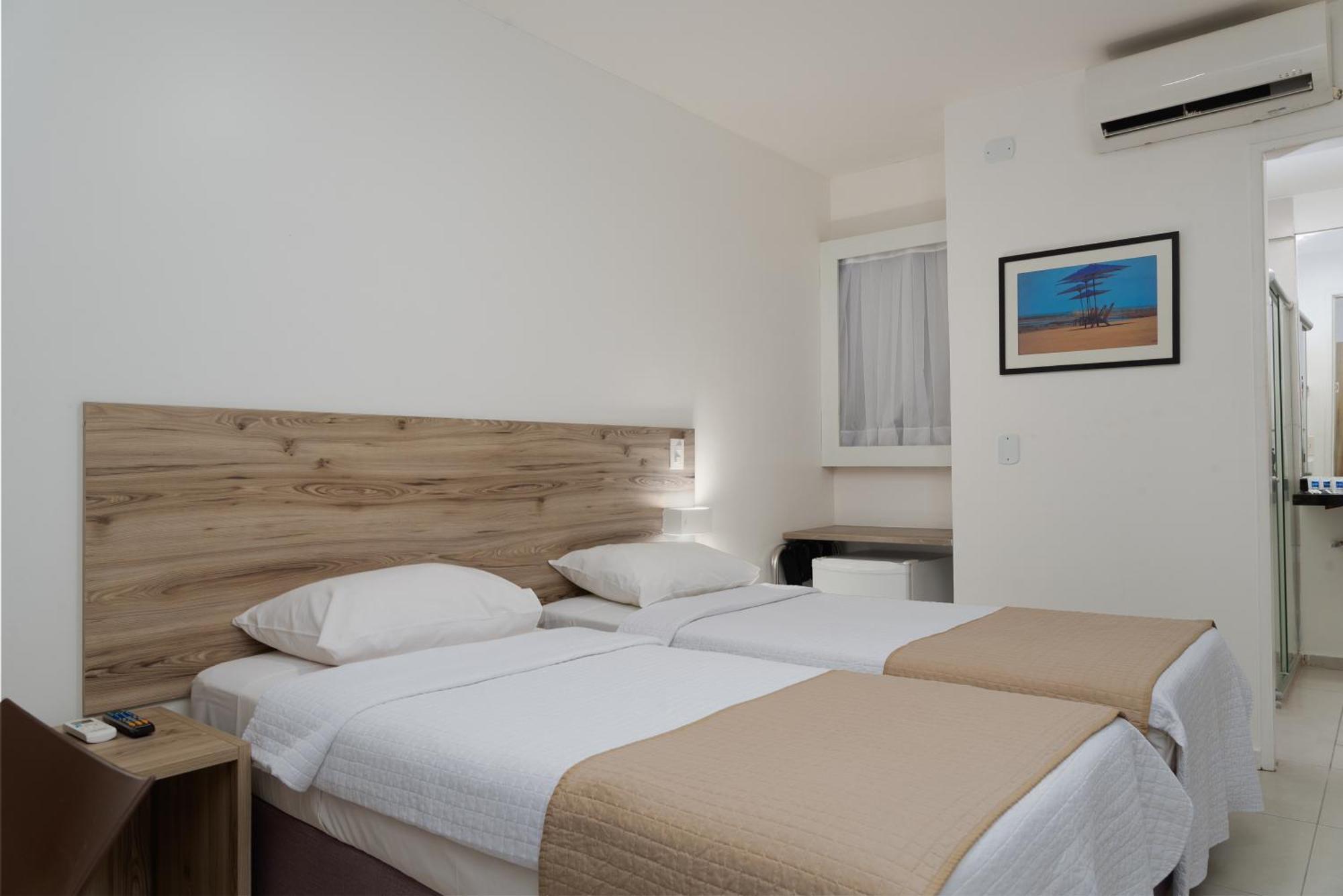 Quarto com 2 Camas de Solteiro (Sem Vista do Mar)