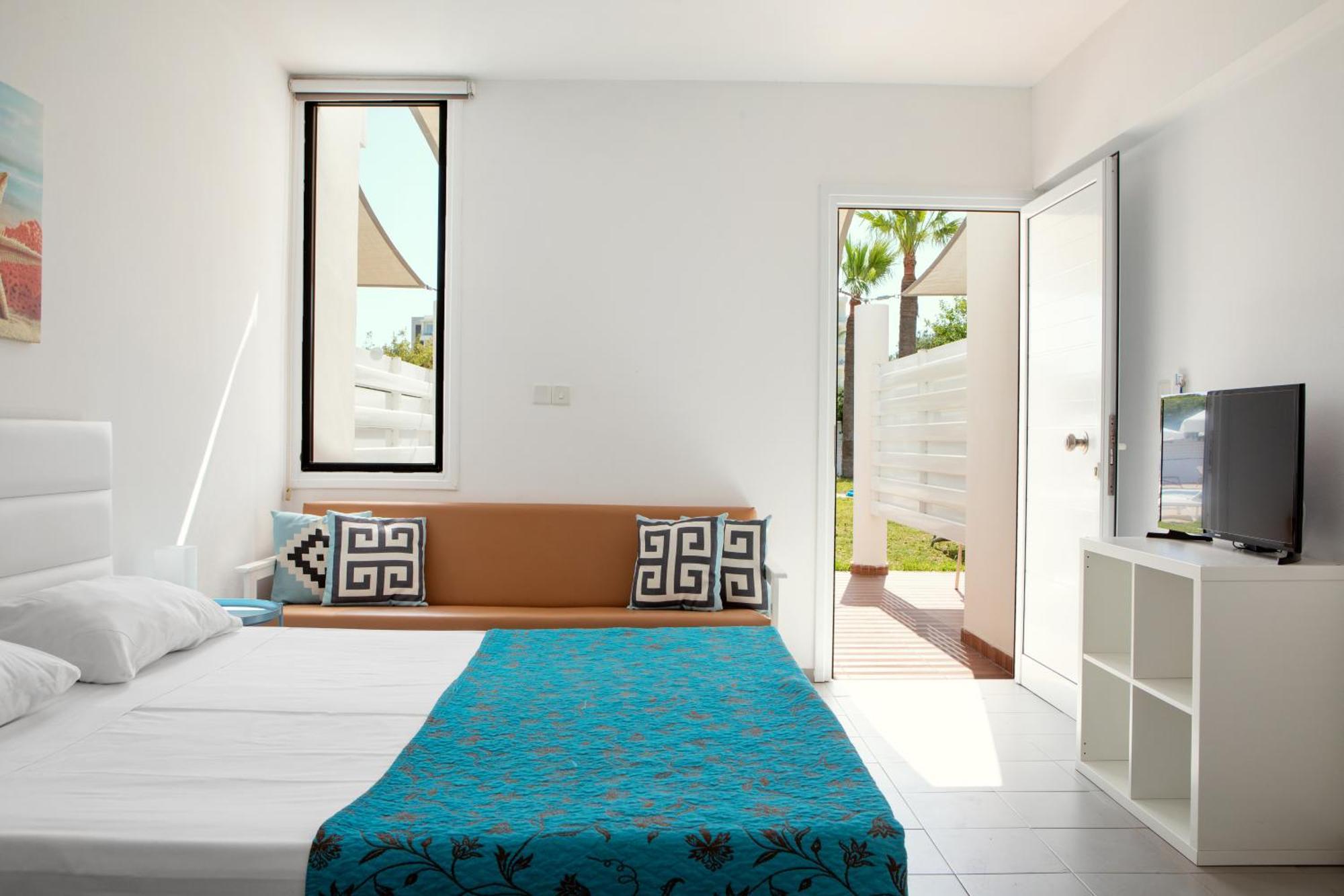 Studio Apartment Pool Access