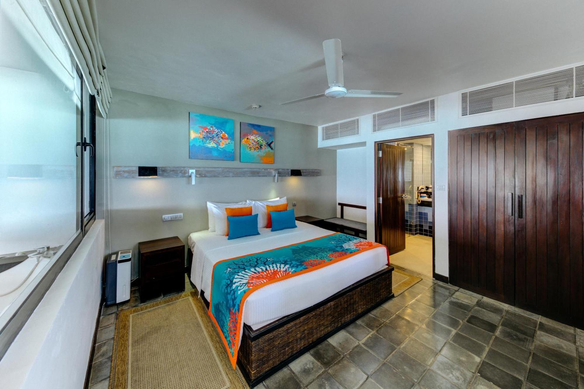 Corner Suite Ocean View Balcony & Jacuzzi on F&B on SPA