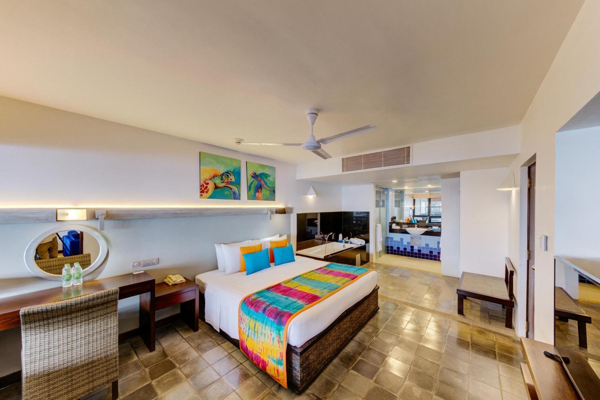 Middle Suite Balcony on F&B on SPA