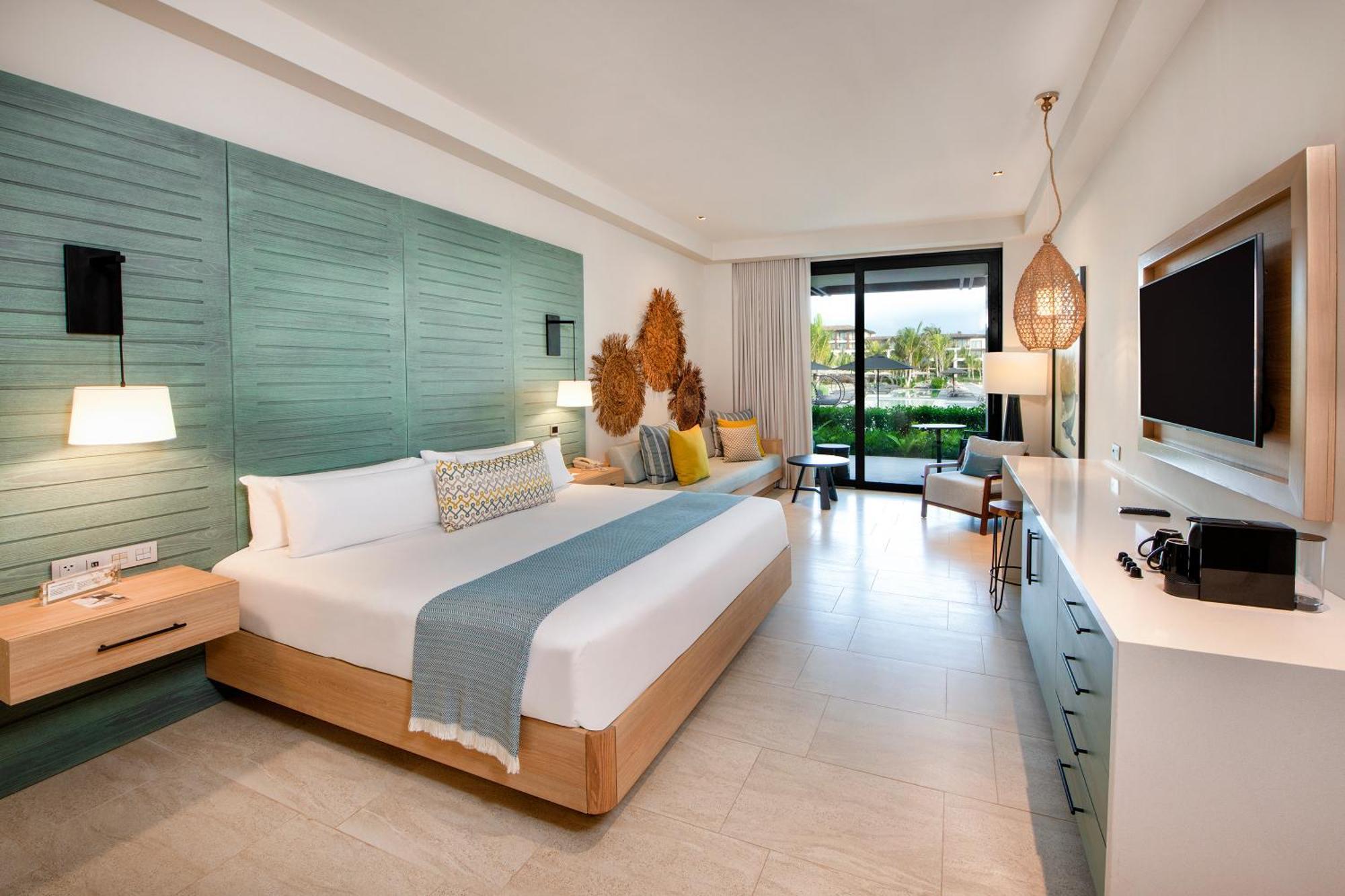 Suite Junior Lit King-Size dans Station Balnéaire - Vue sur Piscine