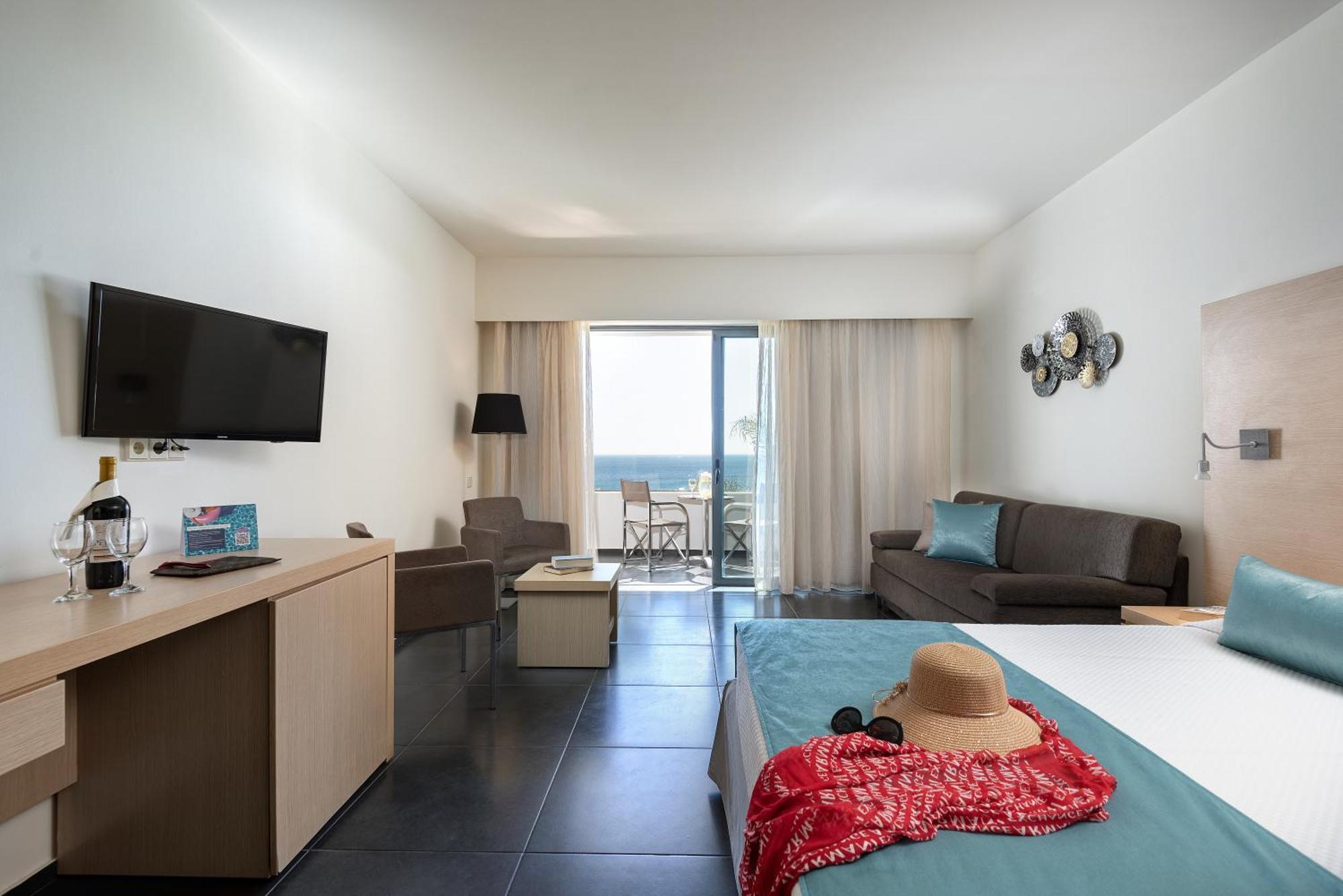Doppelzimmer mit teilweisem Meerblick