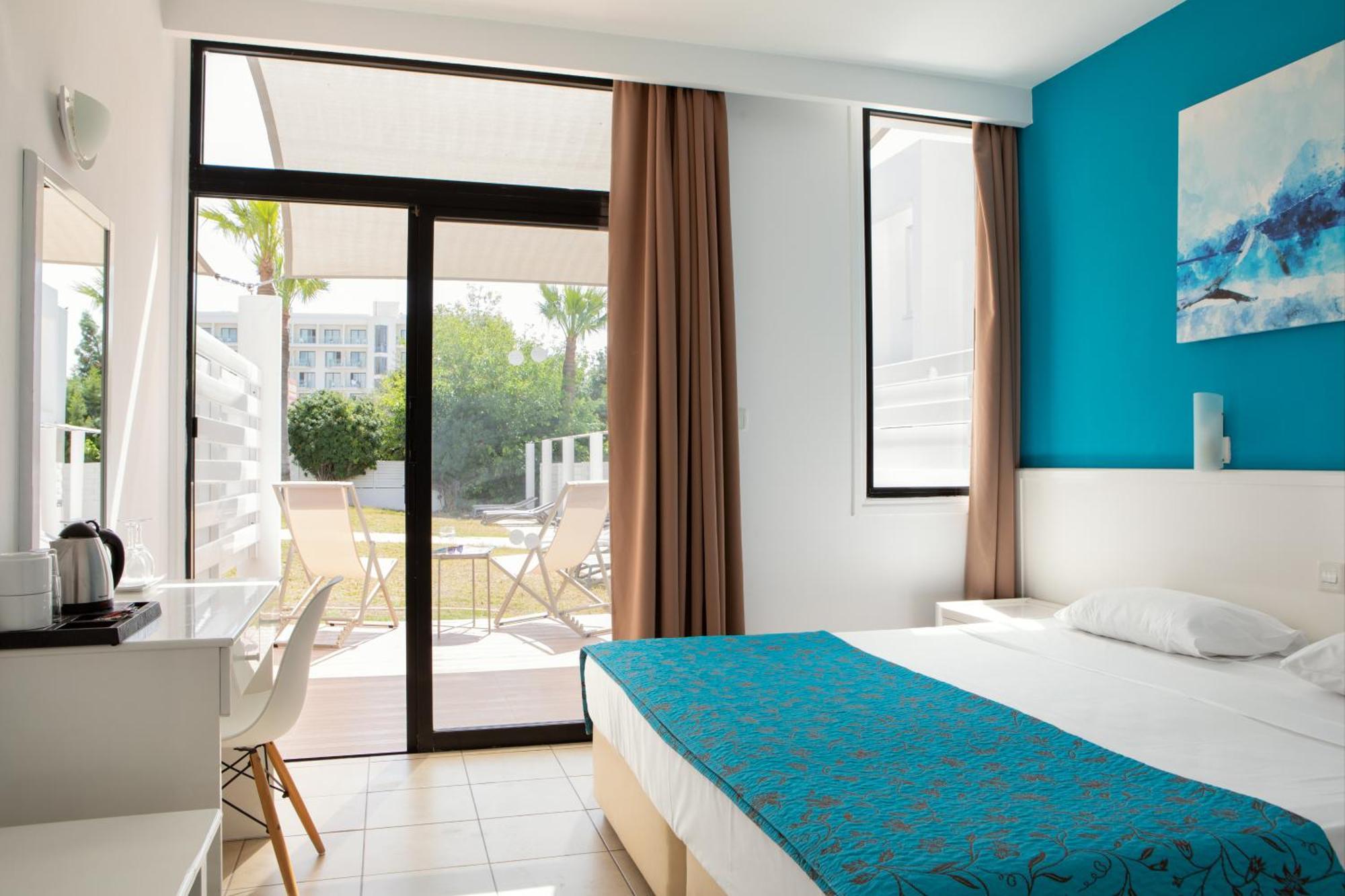 Double or Twin Room Easy Pool Access