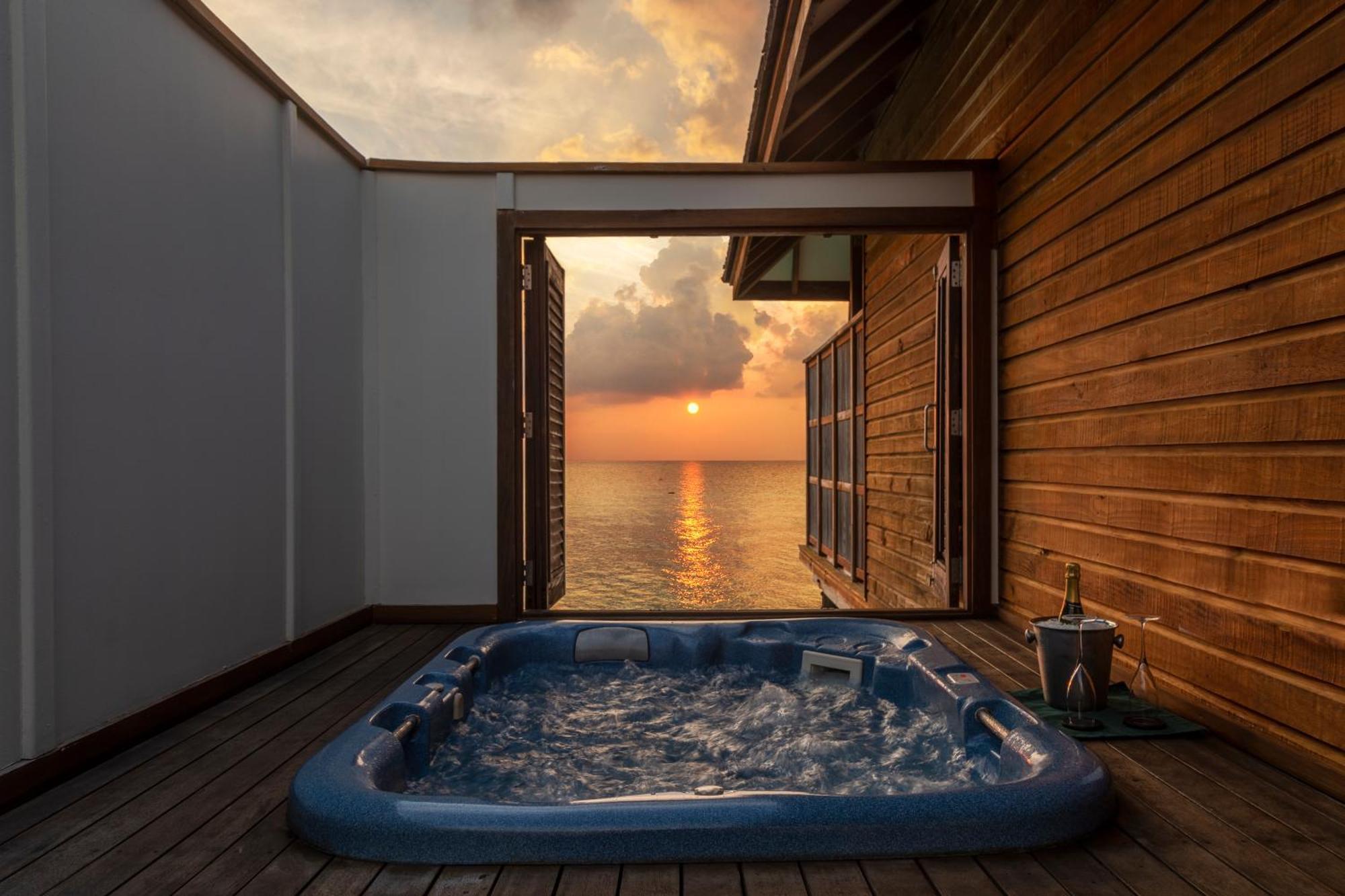 Ocean Jacuzzi Villa,1639593482:JPEG