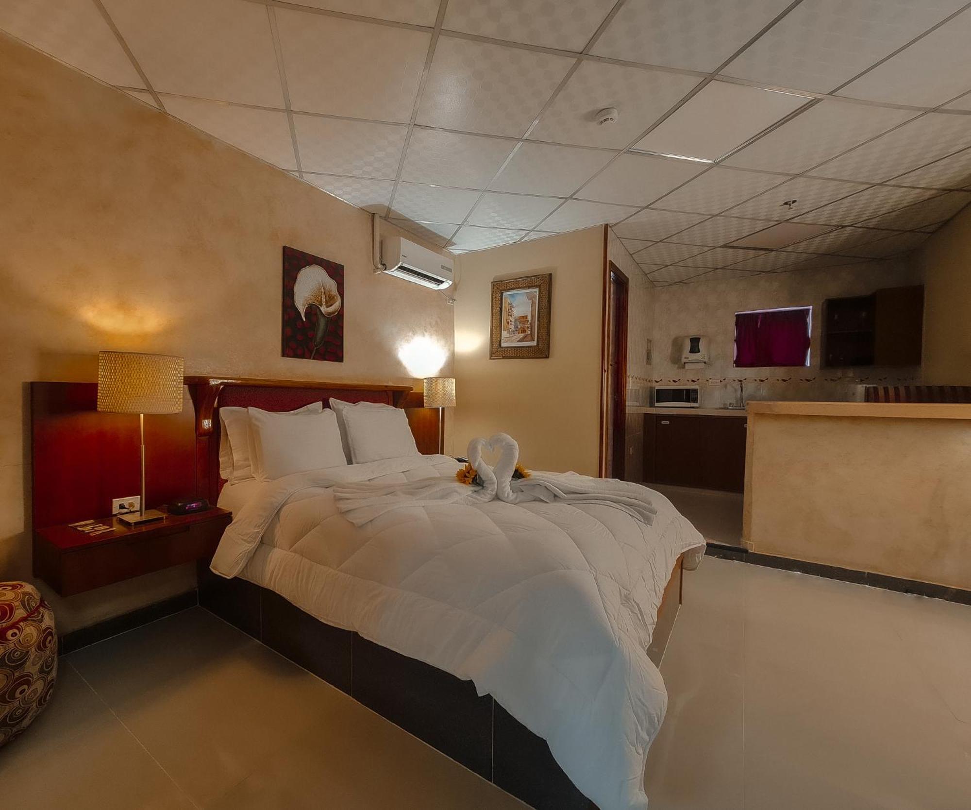 Queen Room Spa Bath