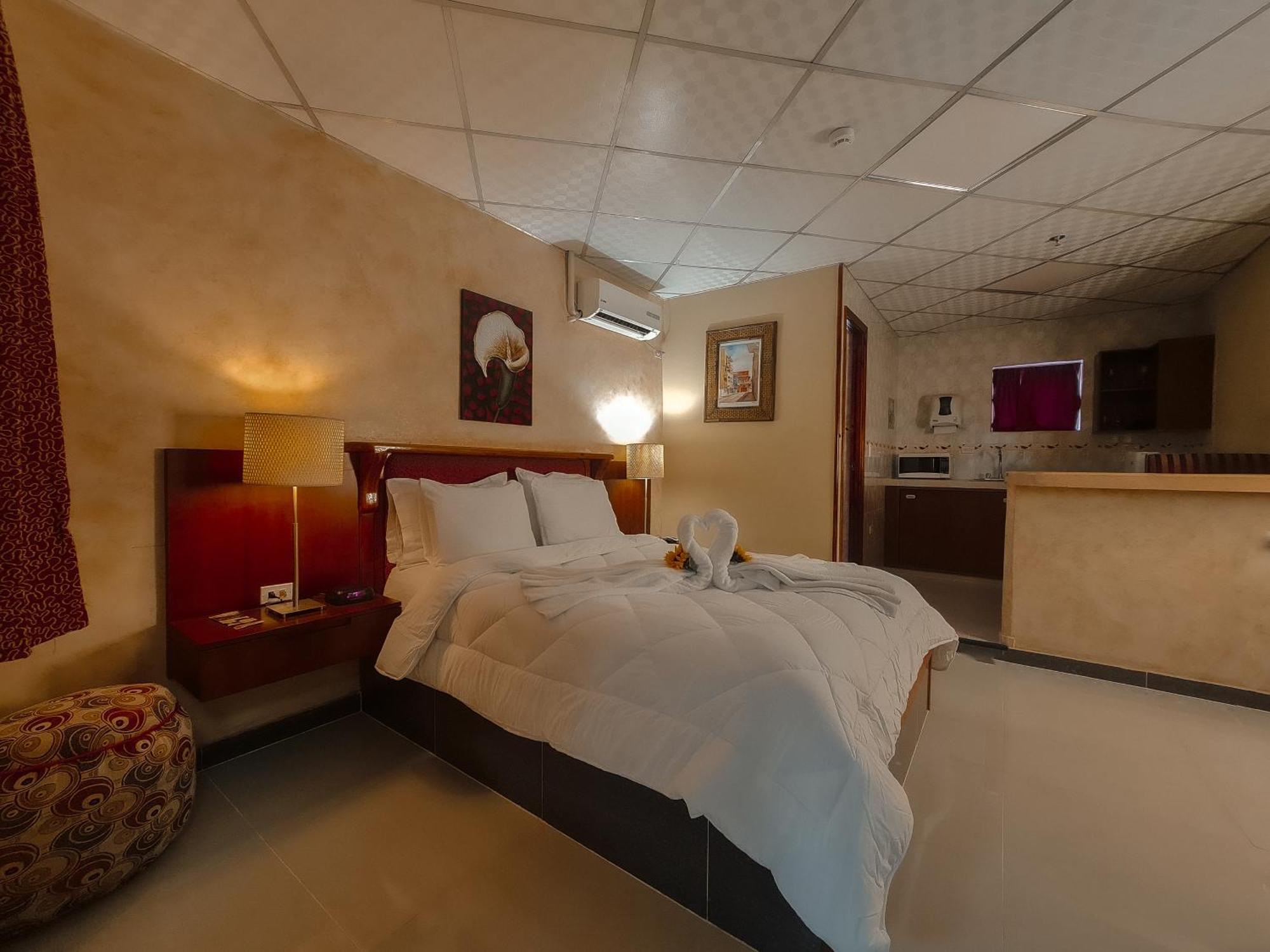Queen Room Spa Bath