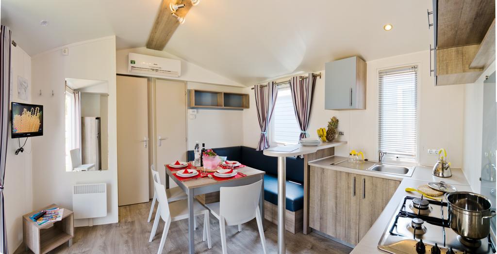 Three-Bedroom Mobile Home,153430915:JPEG