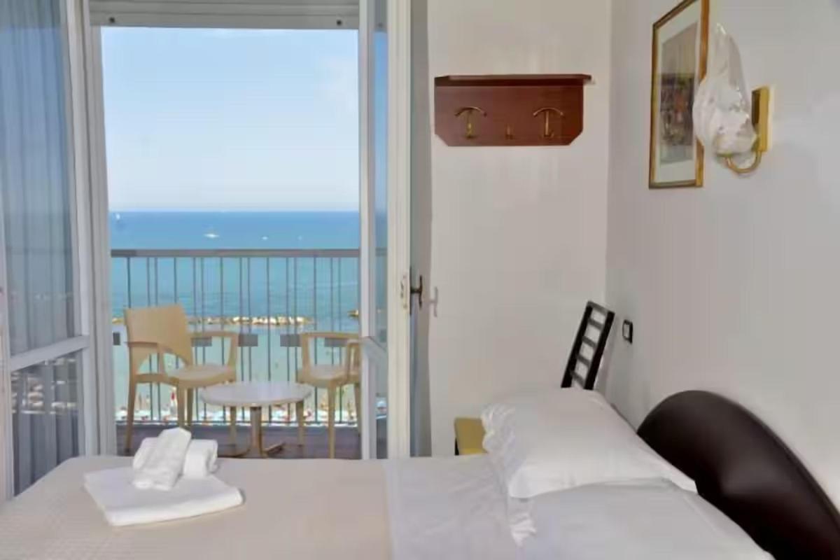 Camera Deluxe Matrimoniale/Doppia con Letti Singoli con Vista Mare