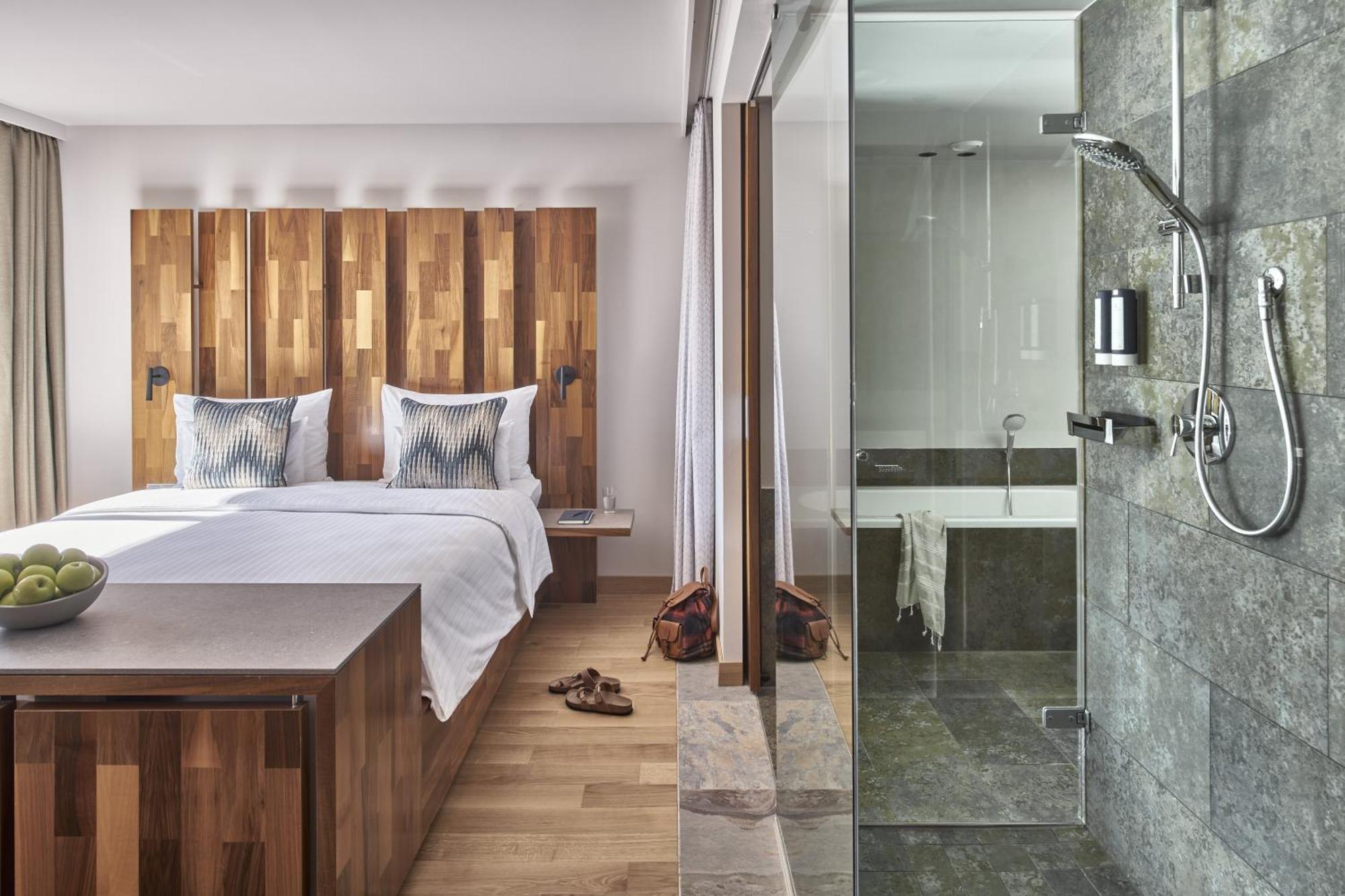 Doppelzimmer mit Dorfblick und Balkon