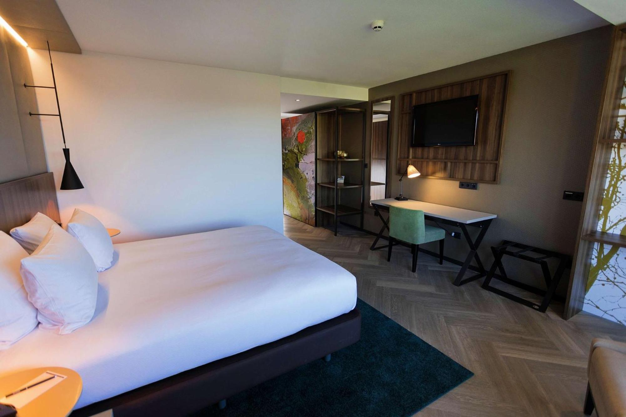 King Guest Room,1516443922:JPEG