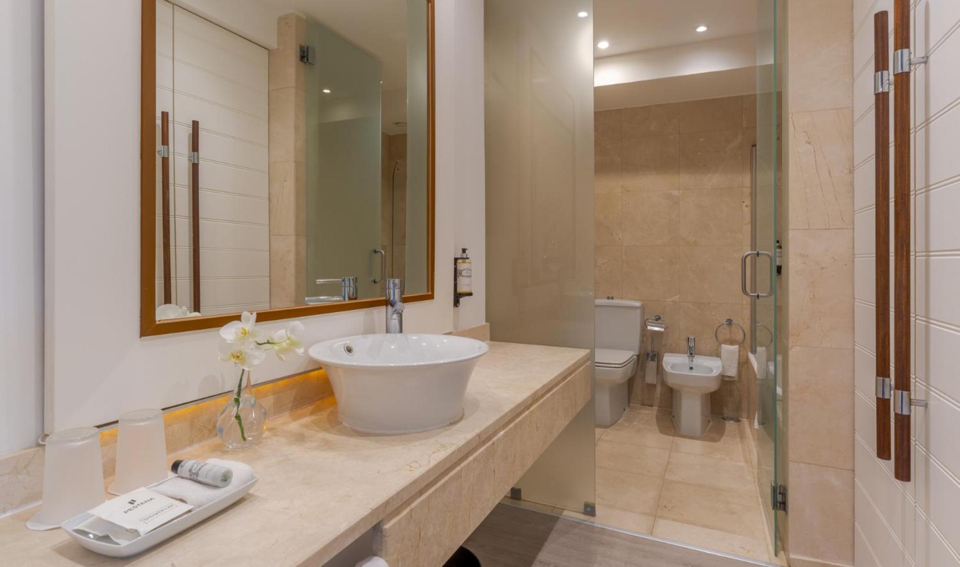 Superior Double or Twin Room,1516451725:JPEG