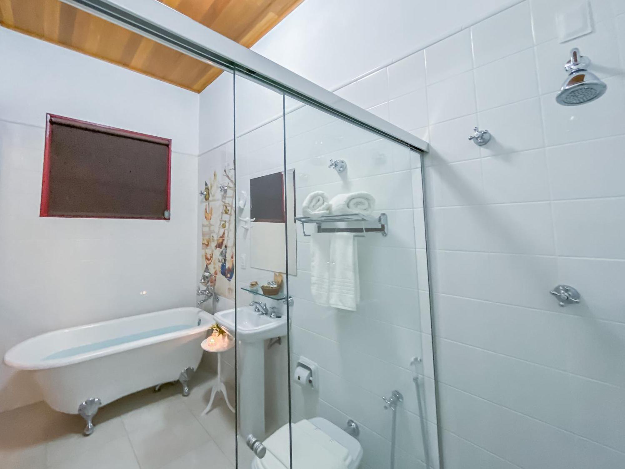 Quarto Duplo Deluxe com Banheira