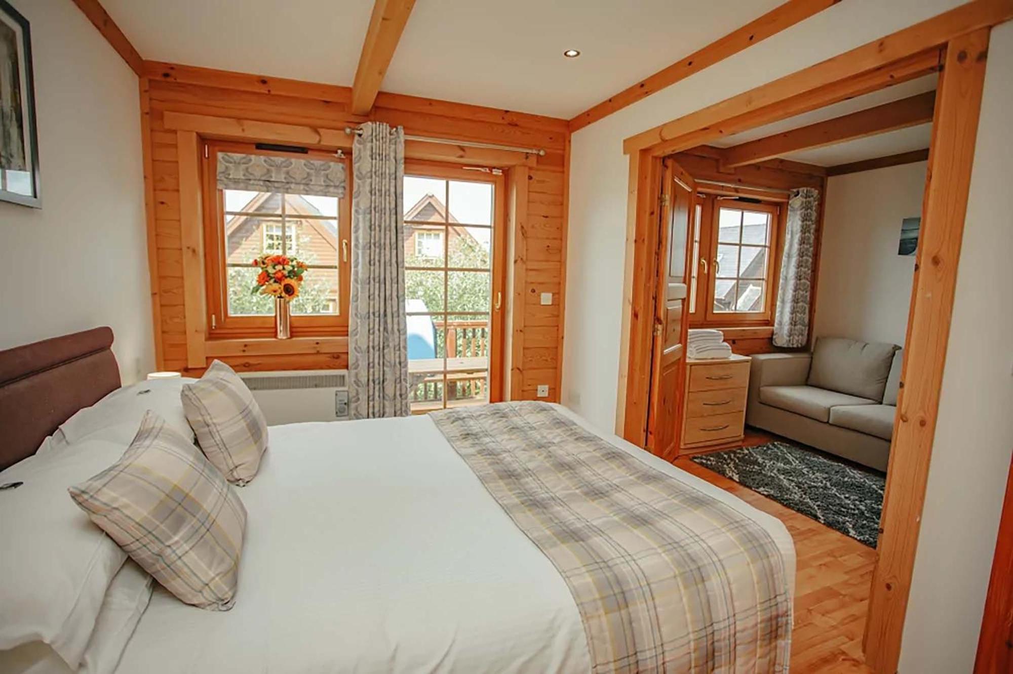 Scandinavian 2 Bedroom Lodge Dog Friendly