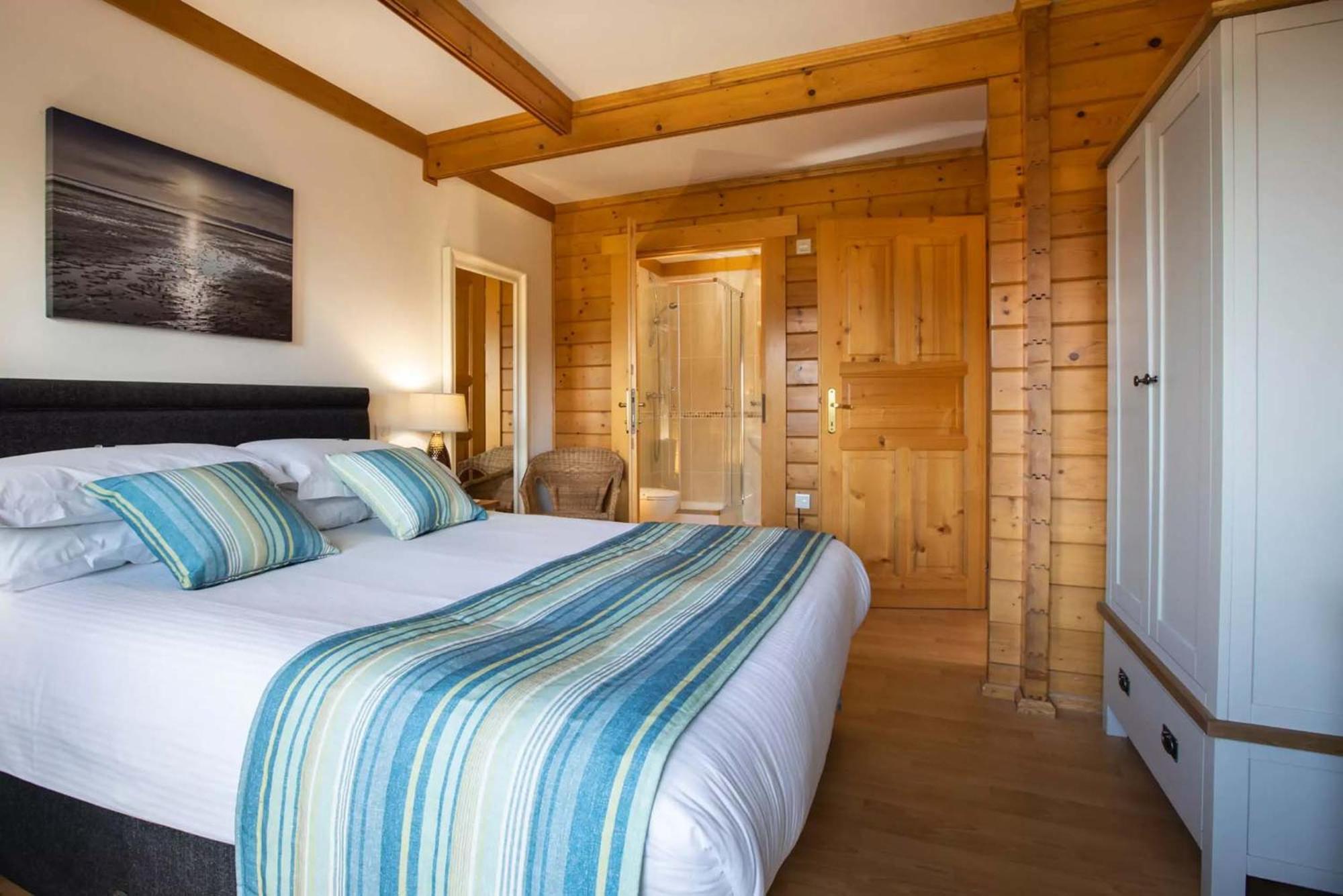 Scandinavian 3 Bedroom Lodge Dog Friendly