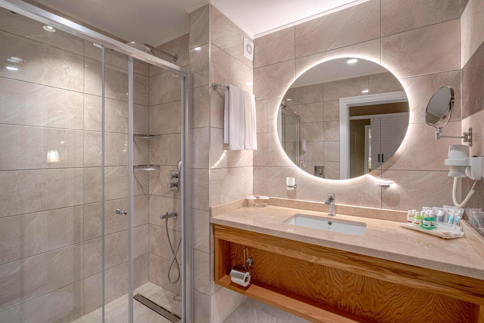 Deluxe Tweepersoonskamer met 1 of 2 Bedden en Bubbelbad
