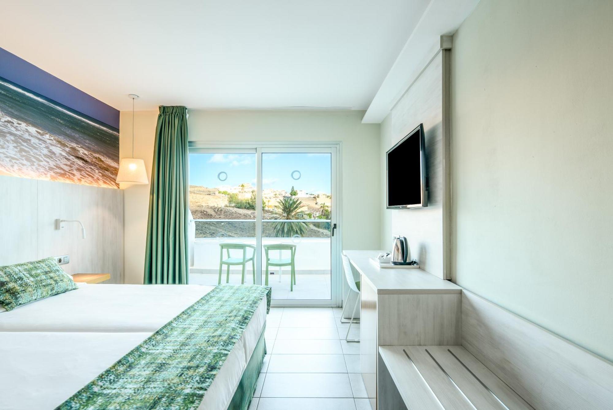 Suite Junior con vistas parciales al mar