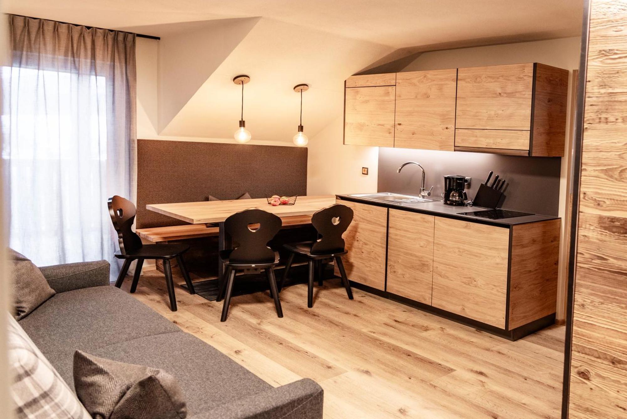 Three-Bedroom Apartment,1526799115:JPEG