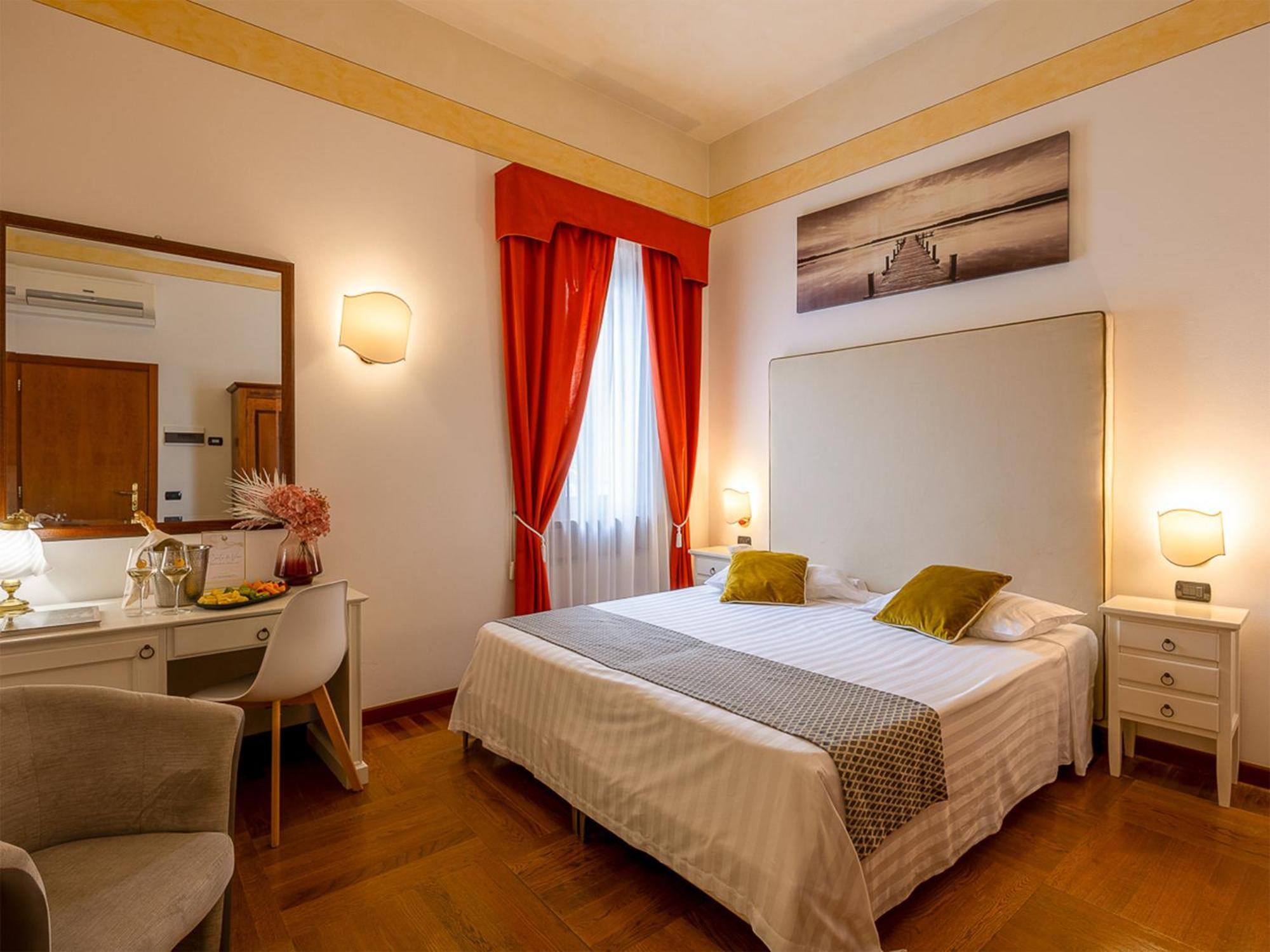Standard Double or Twin Room,1527803212:JPEG