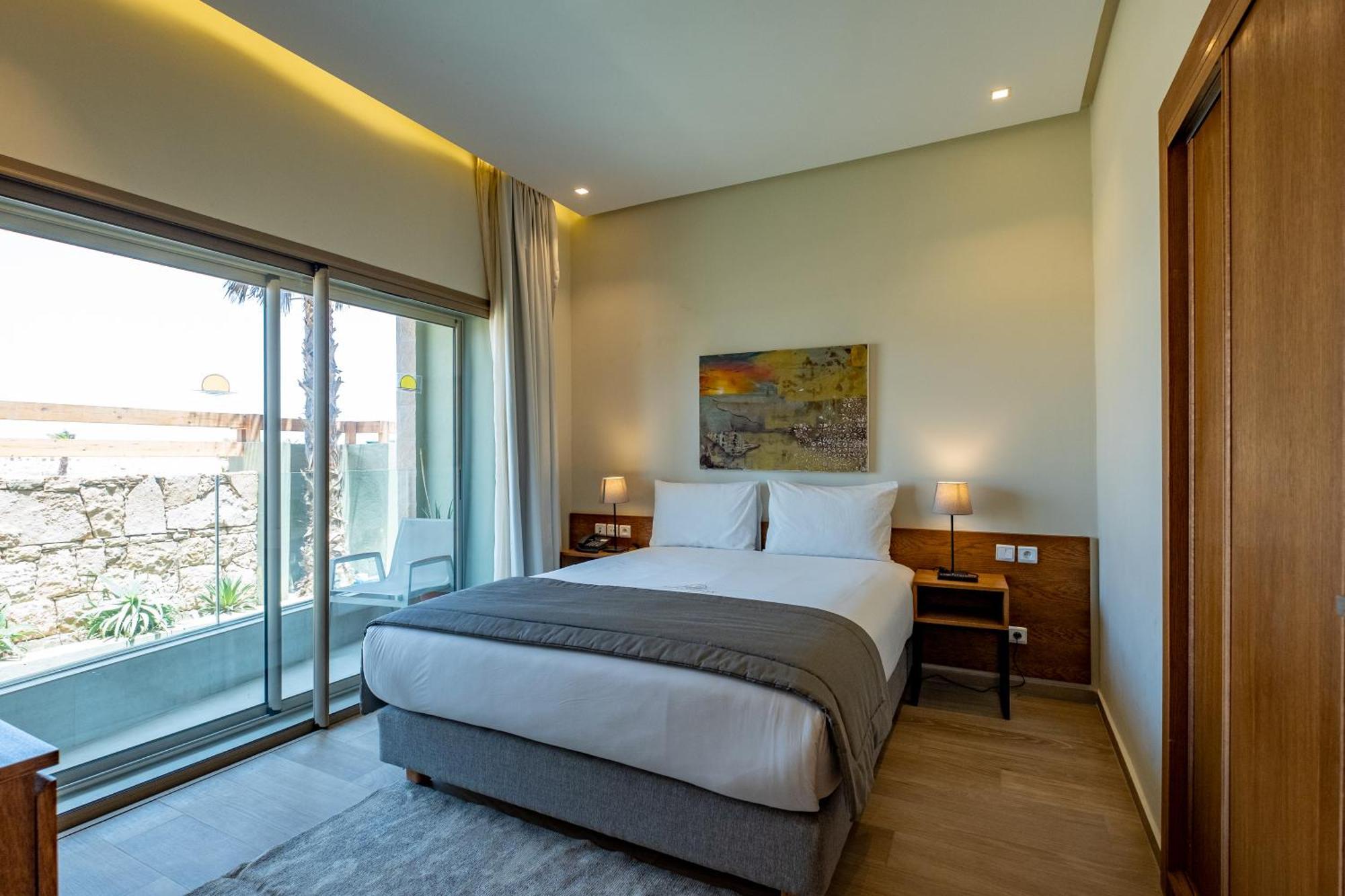 Chambre Lits Jumeaux Standard avec Balcon - Vue sur Rue - Non-Fumeurs