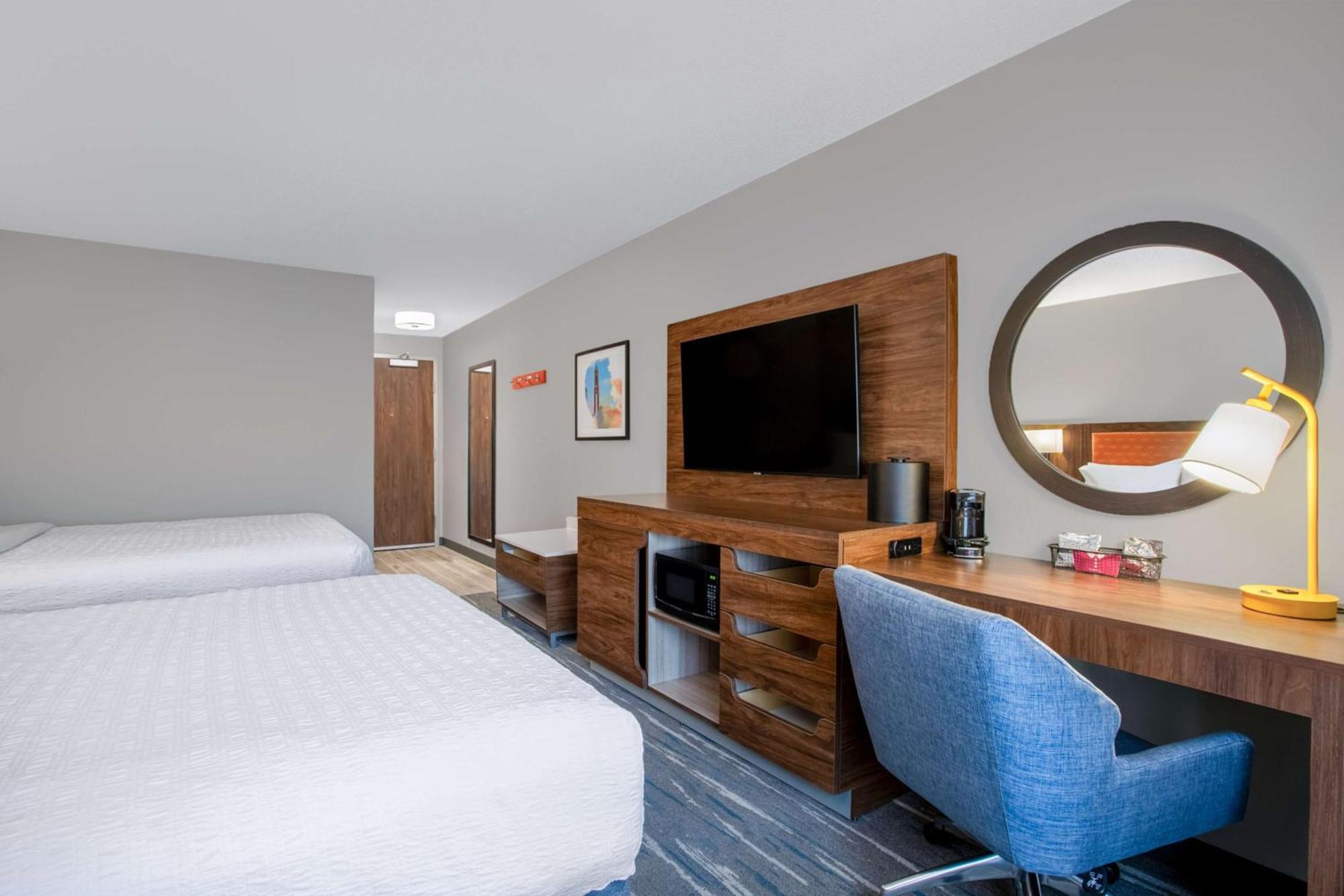 Queen Room with Two Queen Beds - Mobility and Hearing Access/Non-Smoking