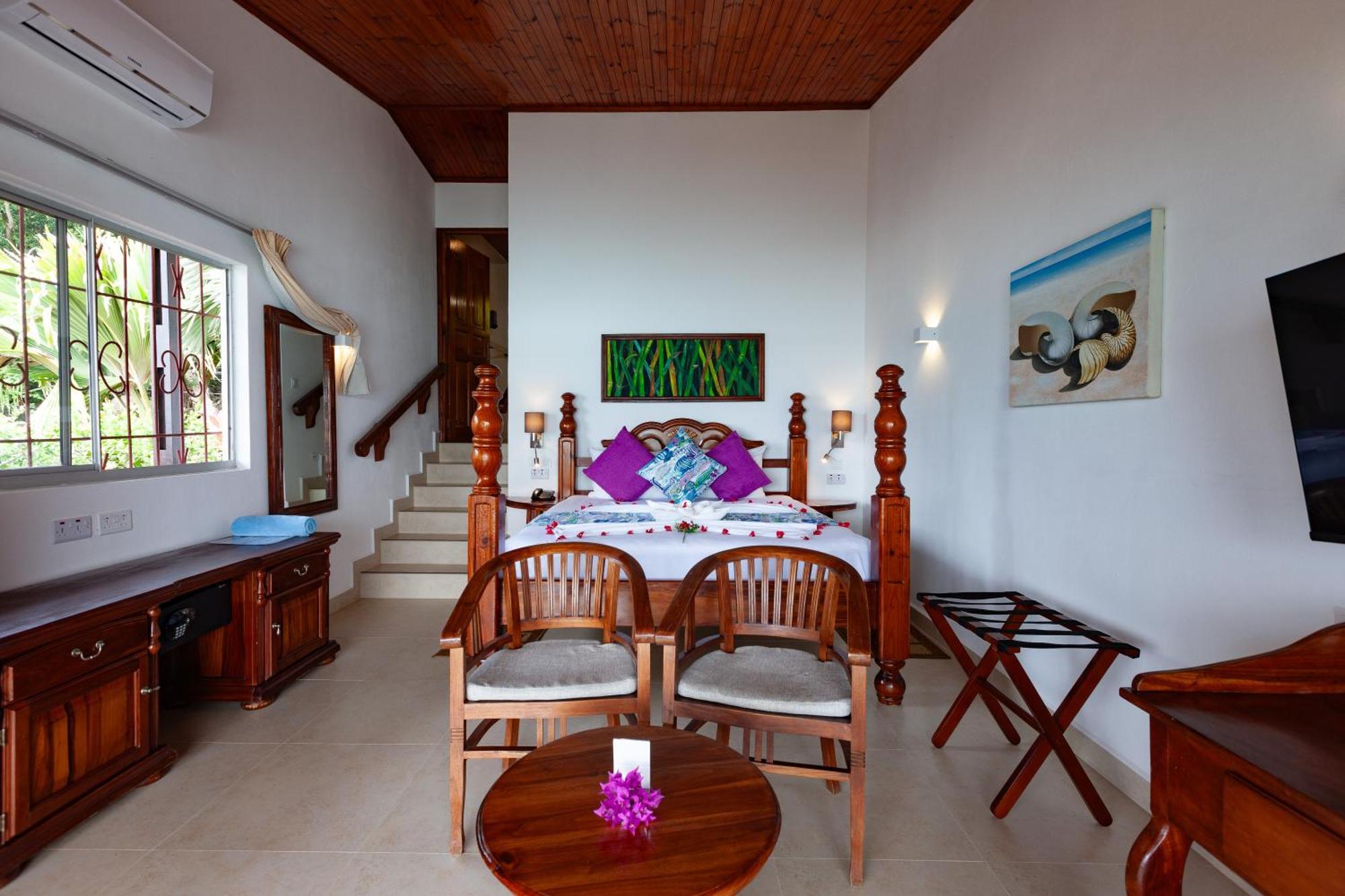 Double Room with Balcony and Sea View