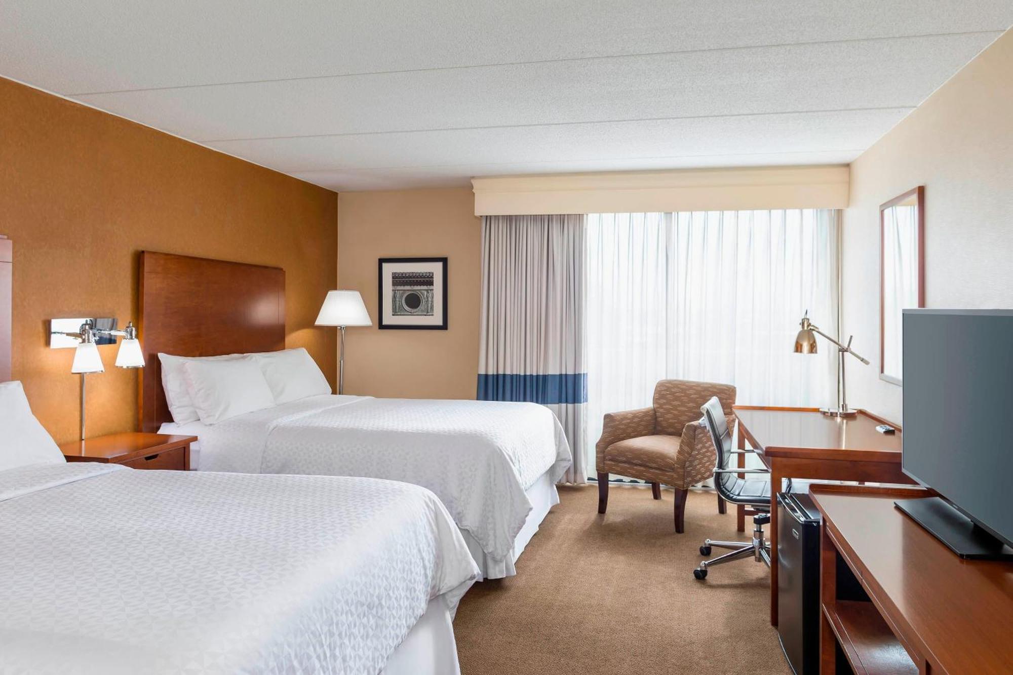 Deluxe Queen Room - Low Floor
