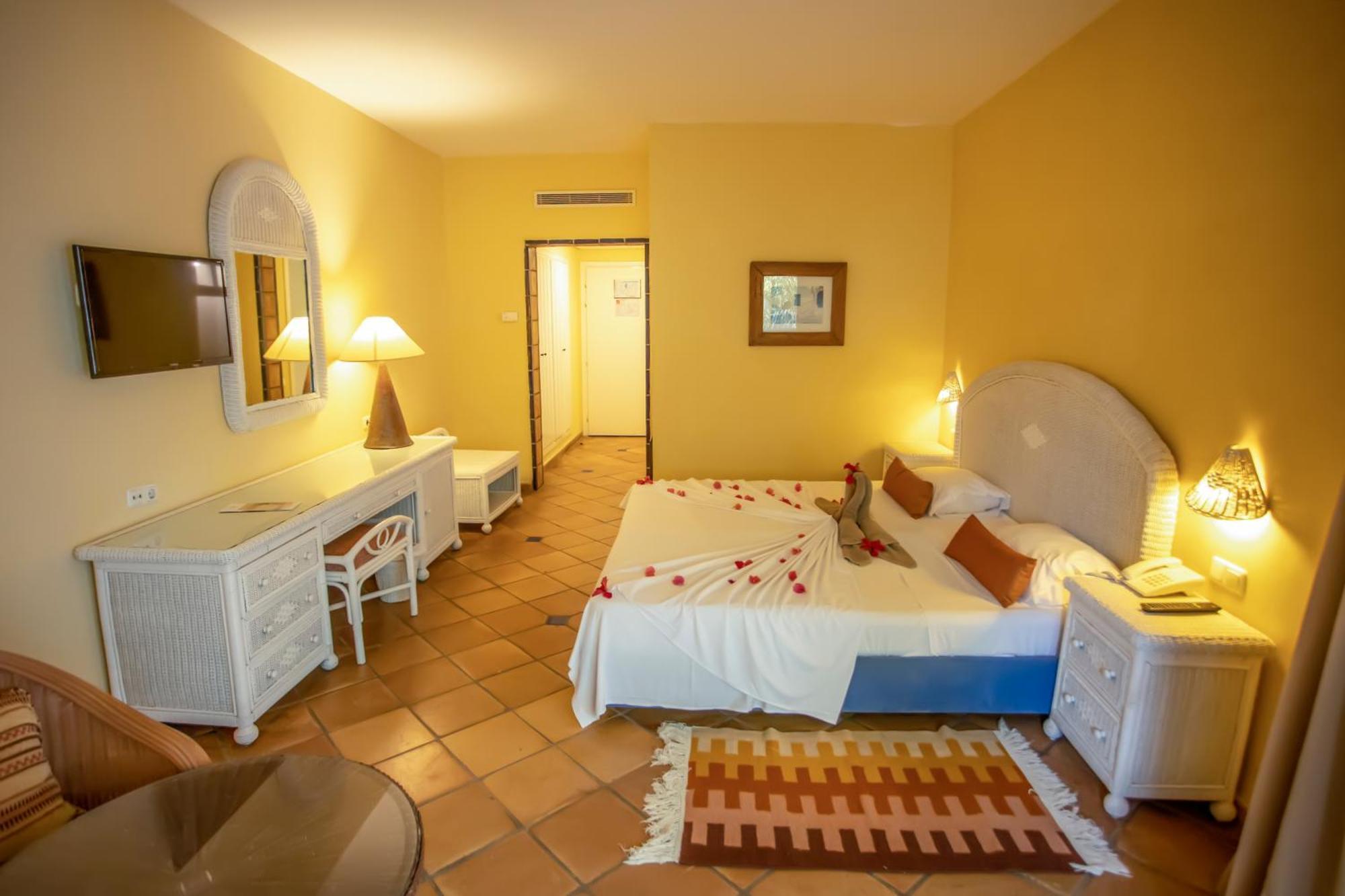 Standard Triple Room,1018481326:JPEG