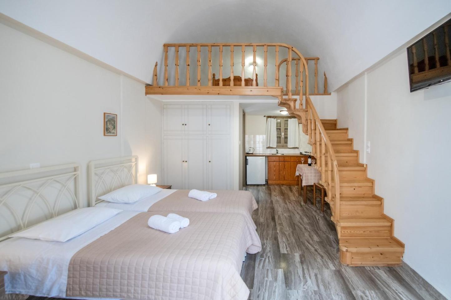 Studio (2 Adults)