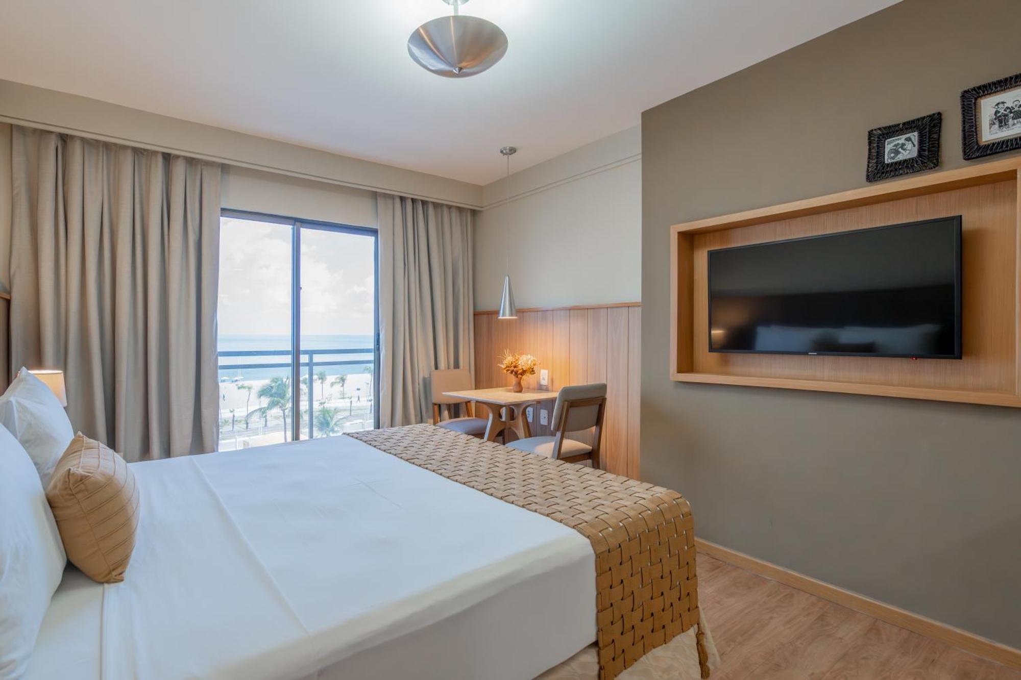 Quarto com Vista da Piscina