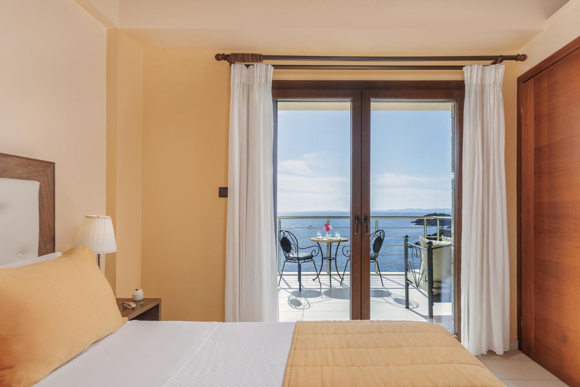 Quarto Duplo Superior com Varanda e Vista Mar