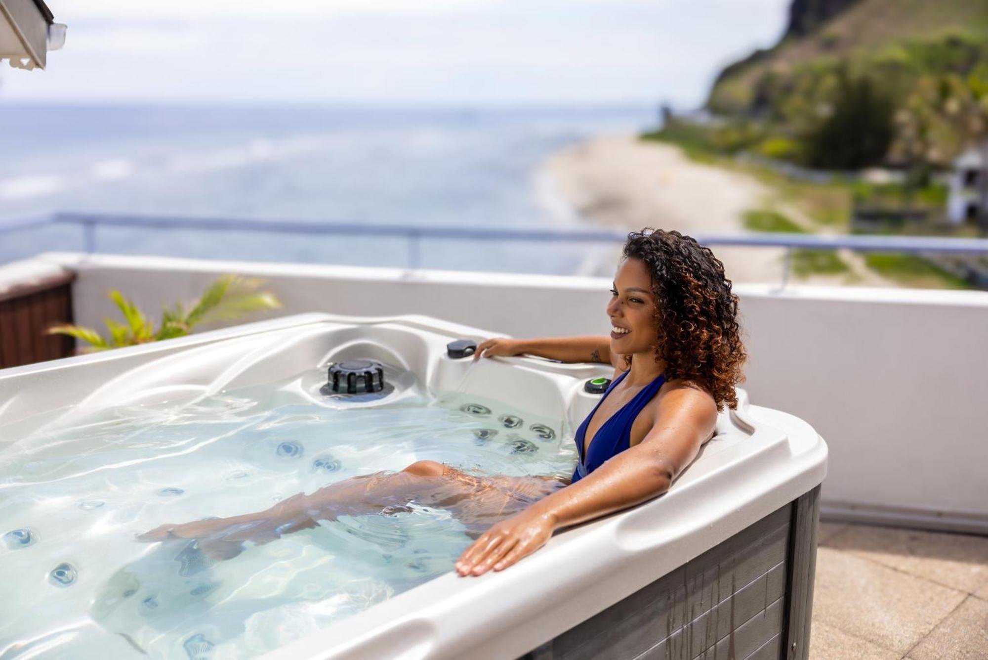 Senior Suite Jacuzzi Partial Lagoon view