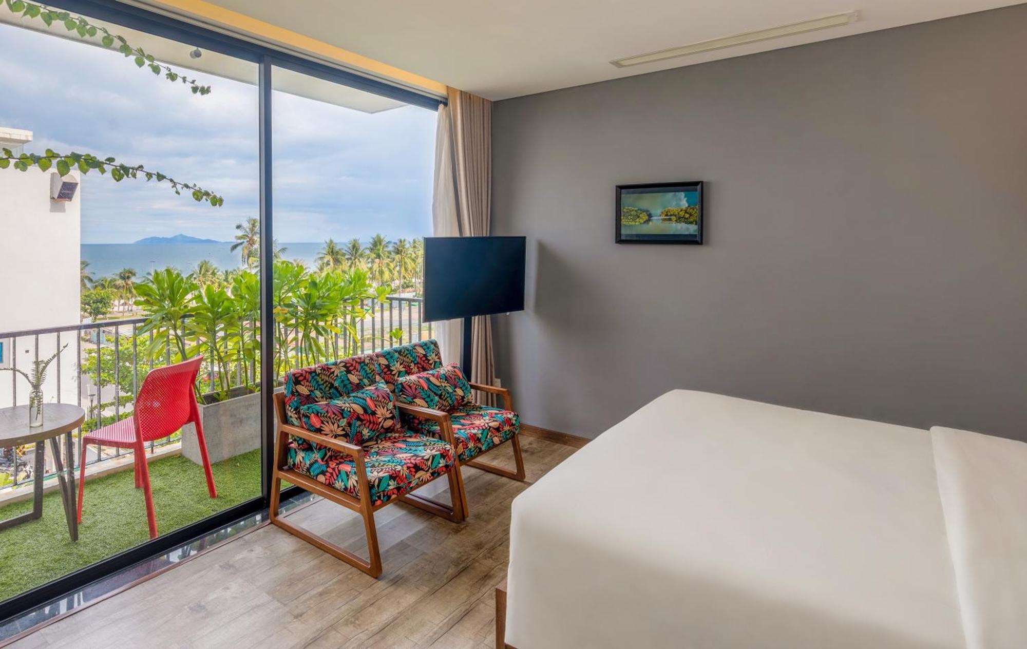 Apartment Partial Sea View