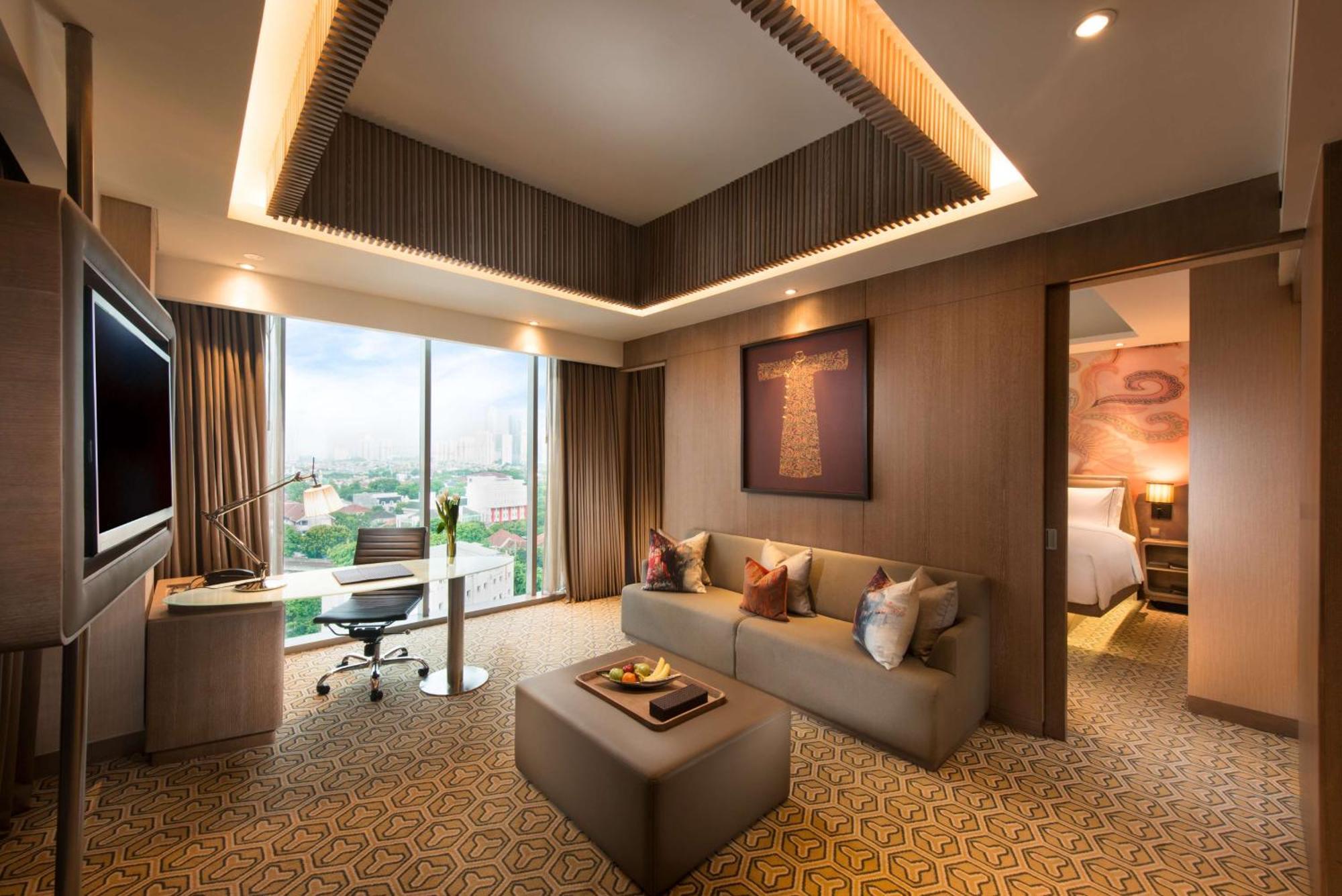 One-Bedroom King Suite Lounge Access