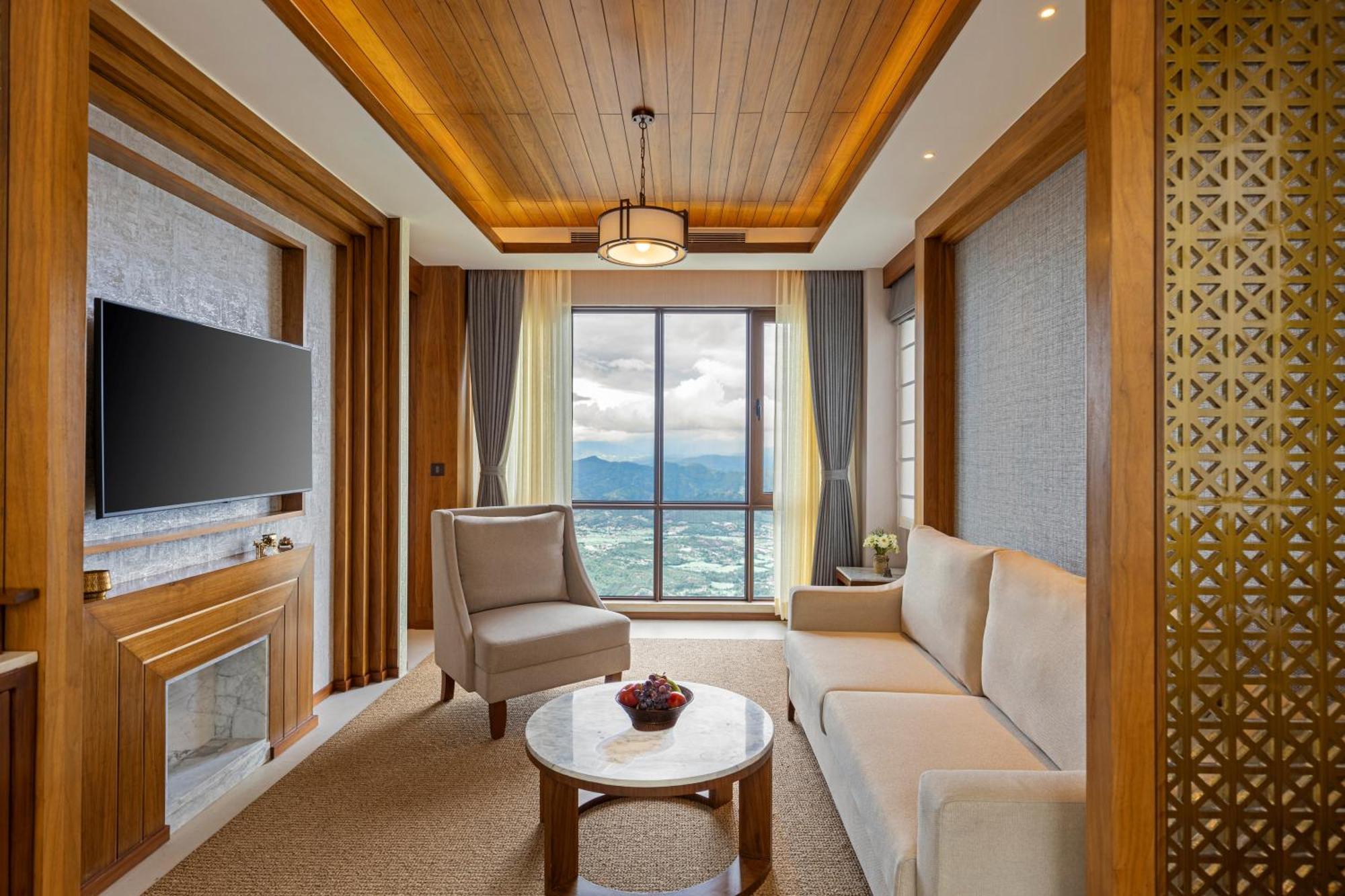 Junior Suite with Mountain View