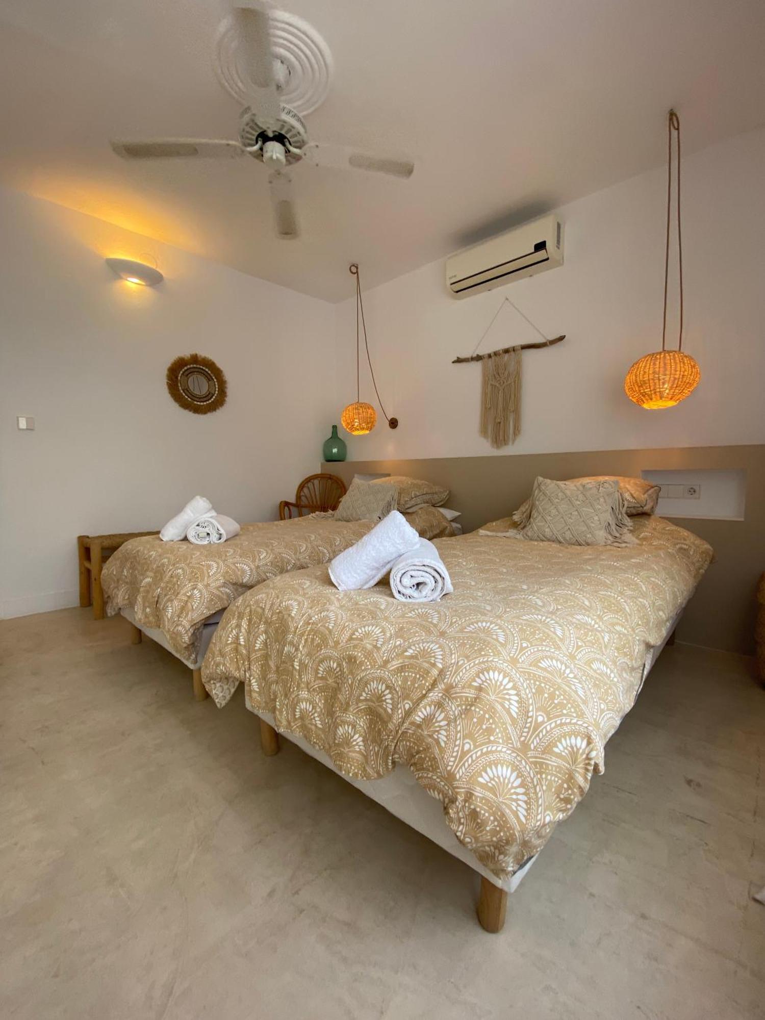 Double Room Private External Bathroom
