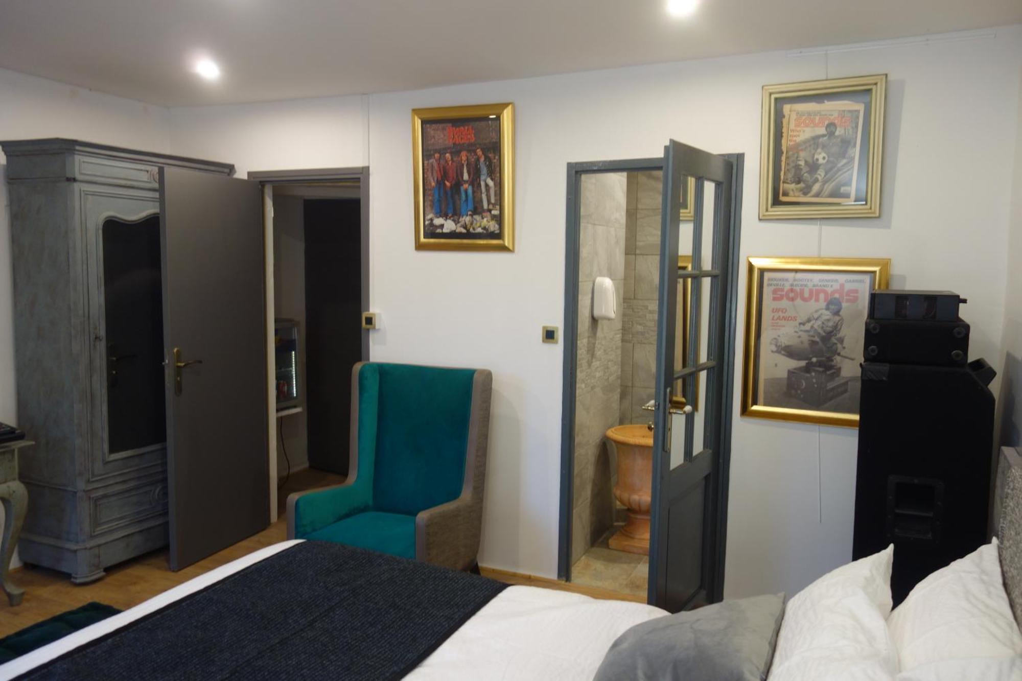 Chambre Double Deluxe (2 Adultes + 1 Enfant)