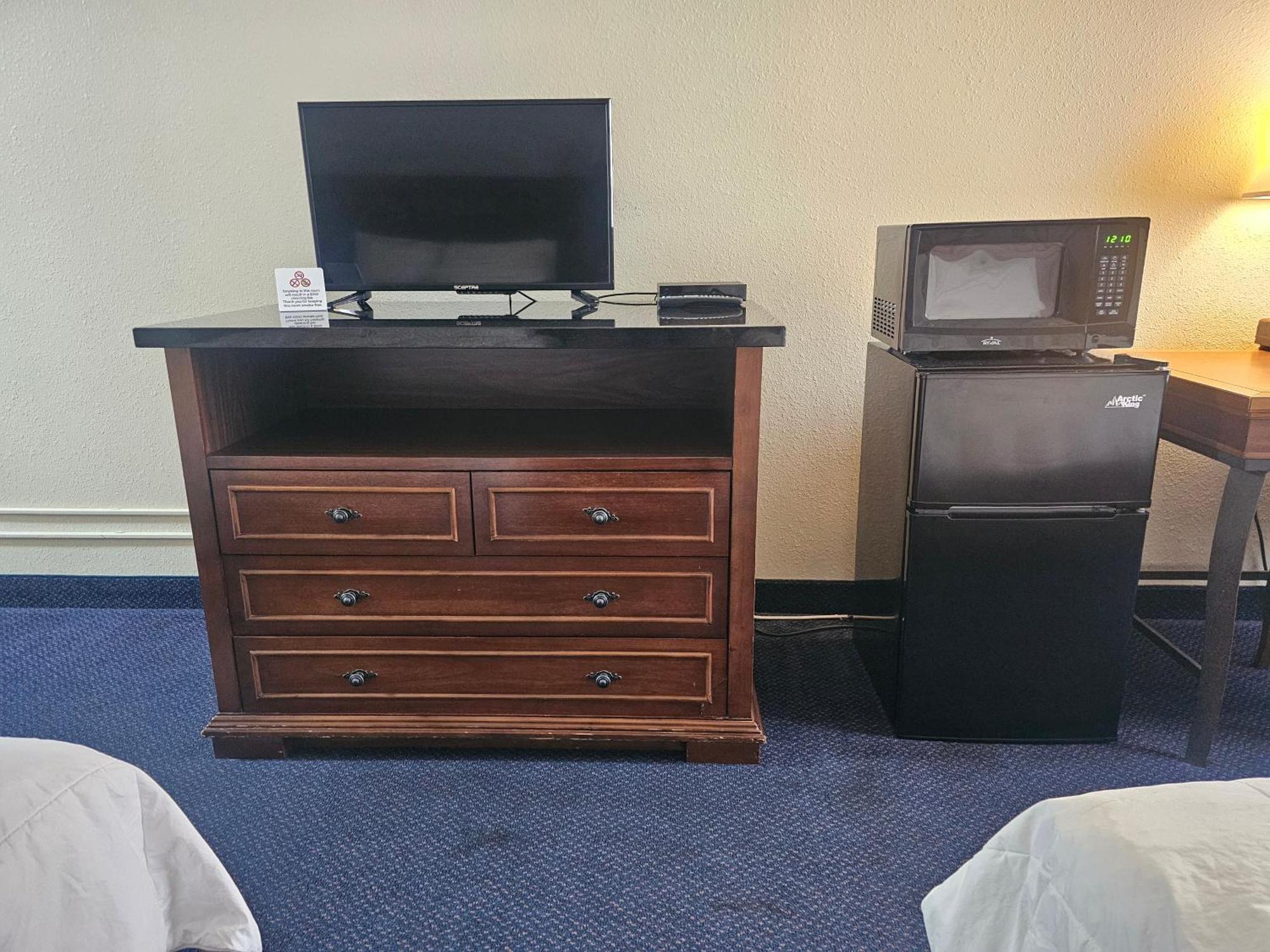 Deluxe Queen Room with Two Queen Beds