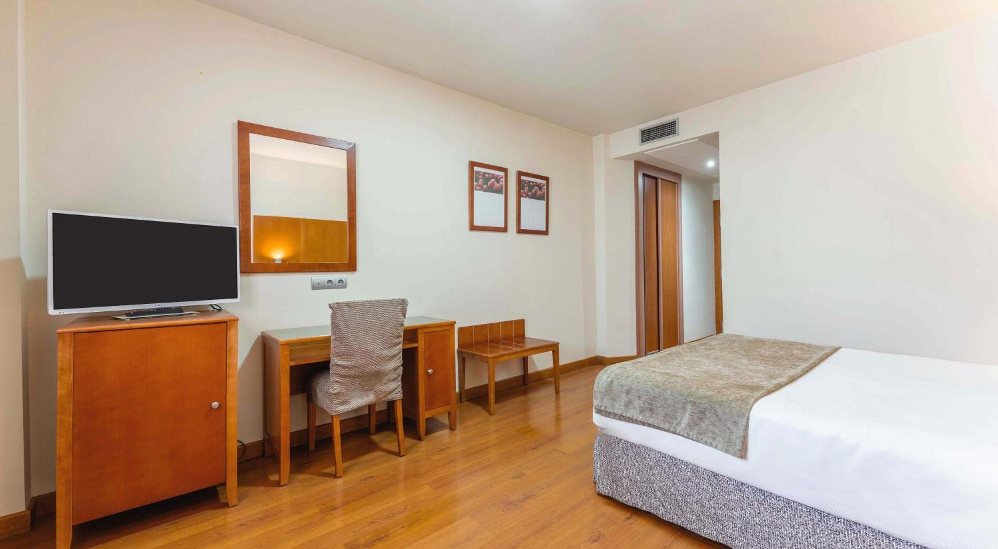 Double or Twin Room,1543318699:JPEG