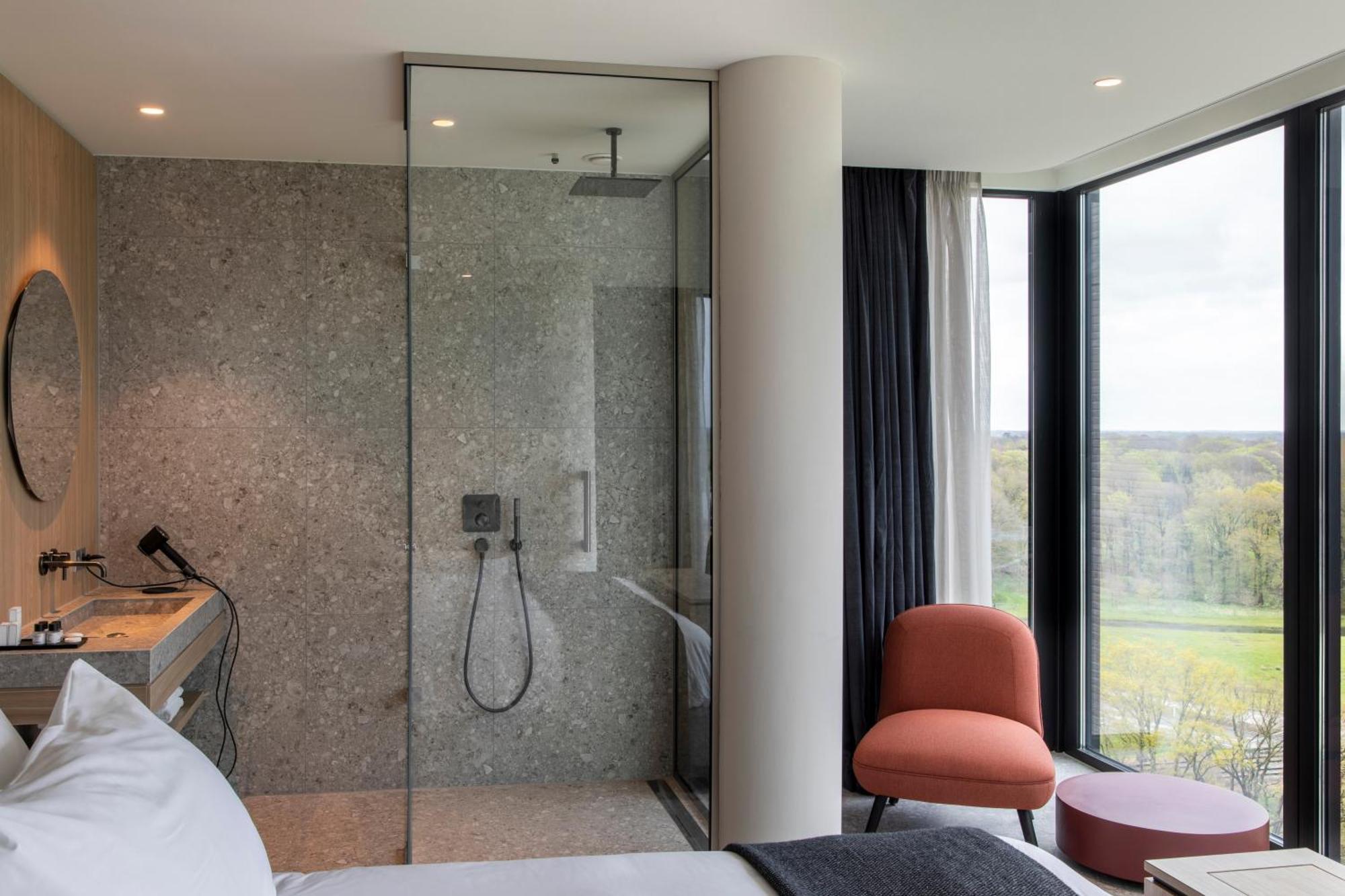 King Room Spa Bath,1543428712:JPEG