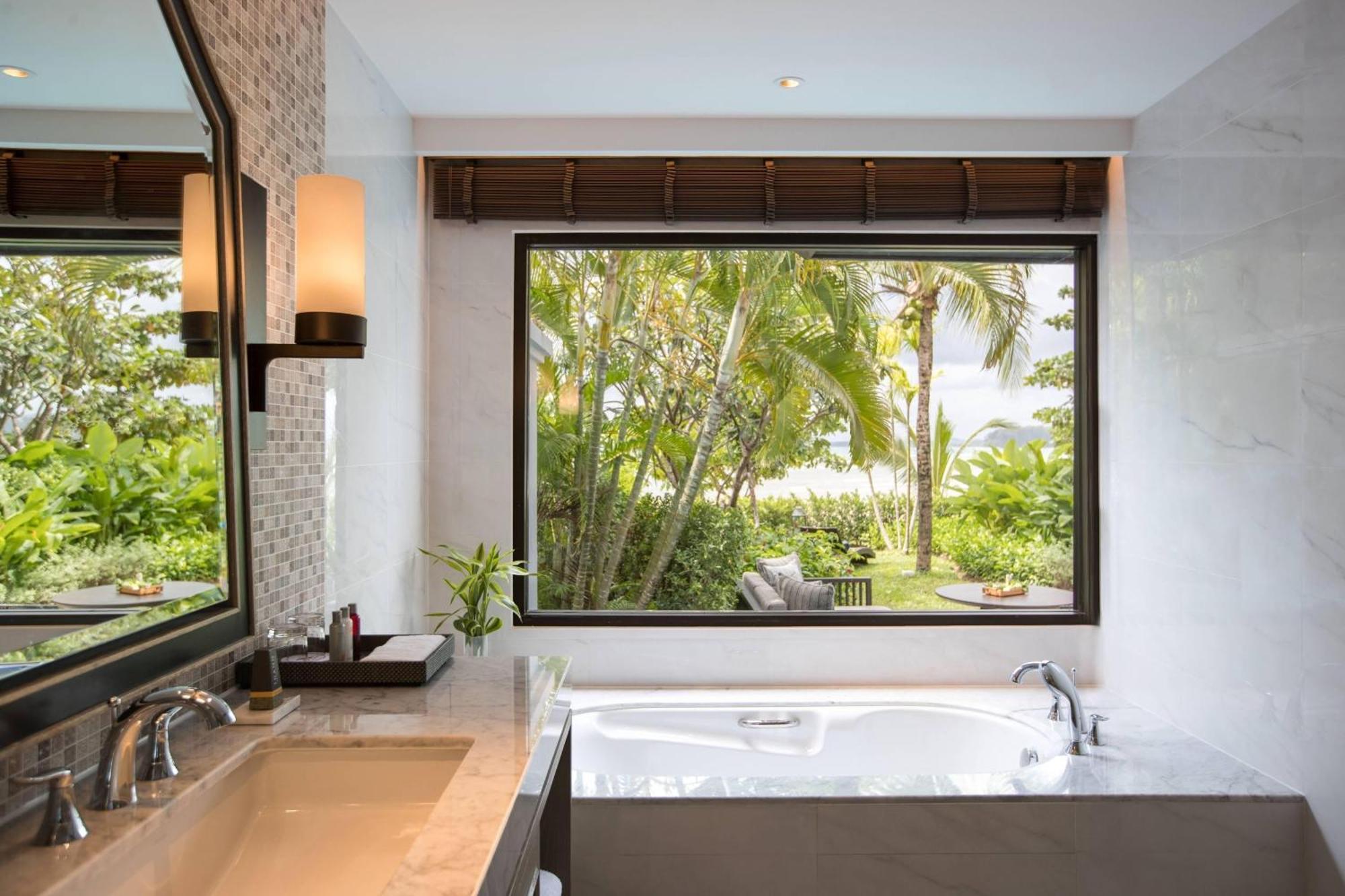 Villa aan het Strand met 1 Kingsize Bed en Dompelbad