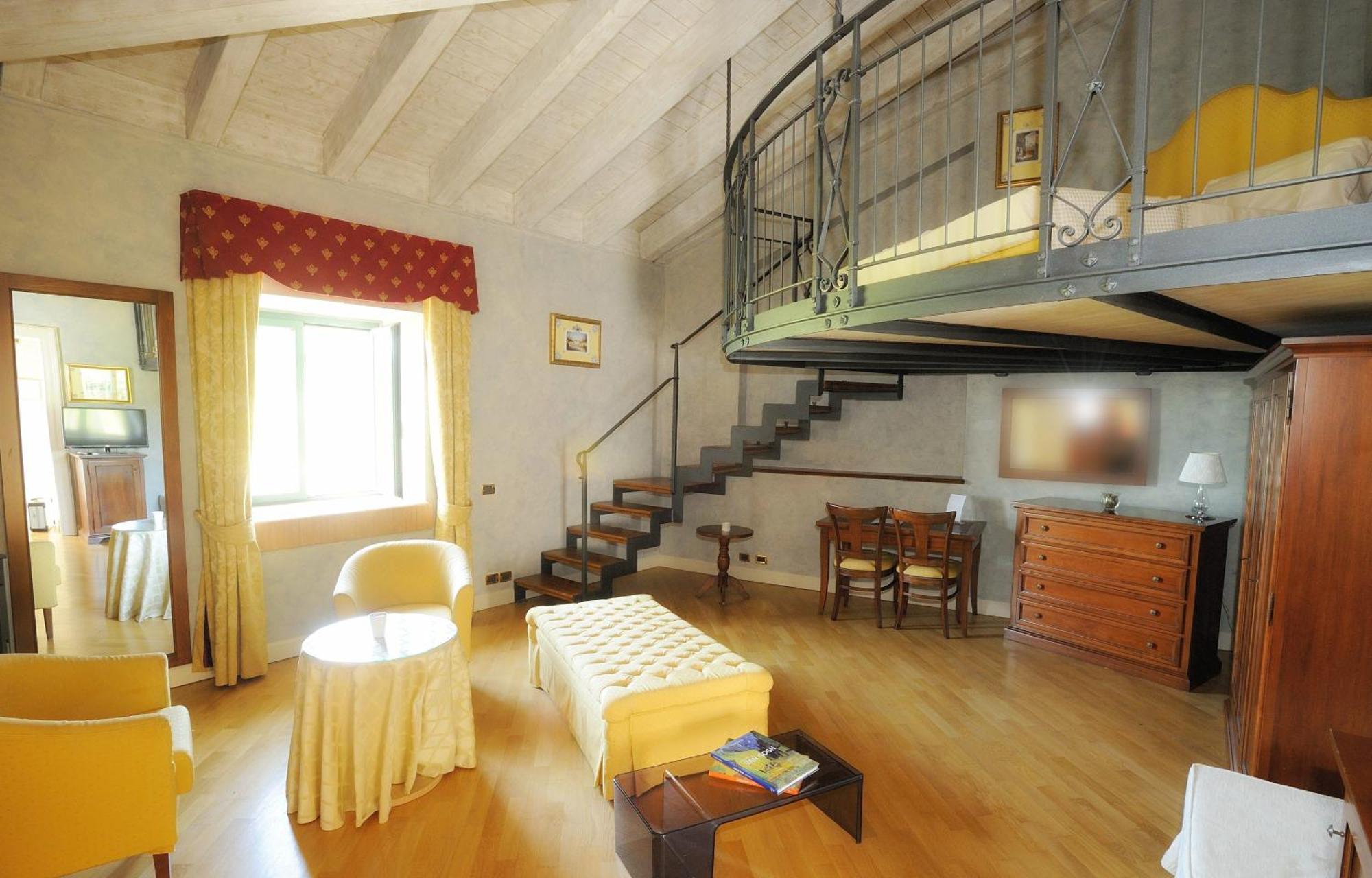 Junior Suite,1543837069:JPEG