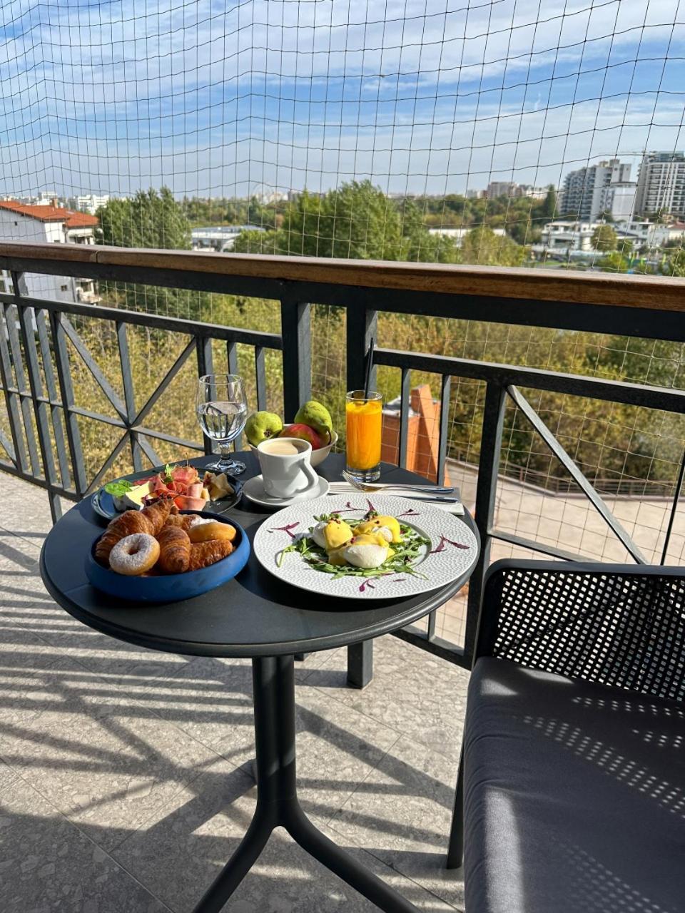 Twin Economy Room with Free Wellness Access