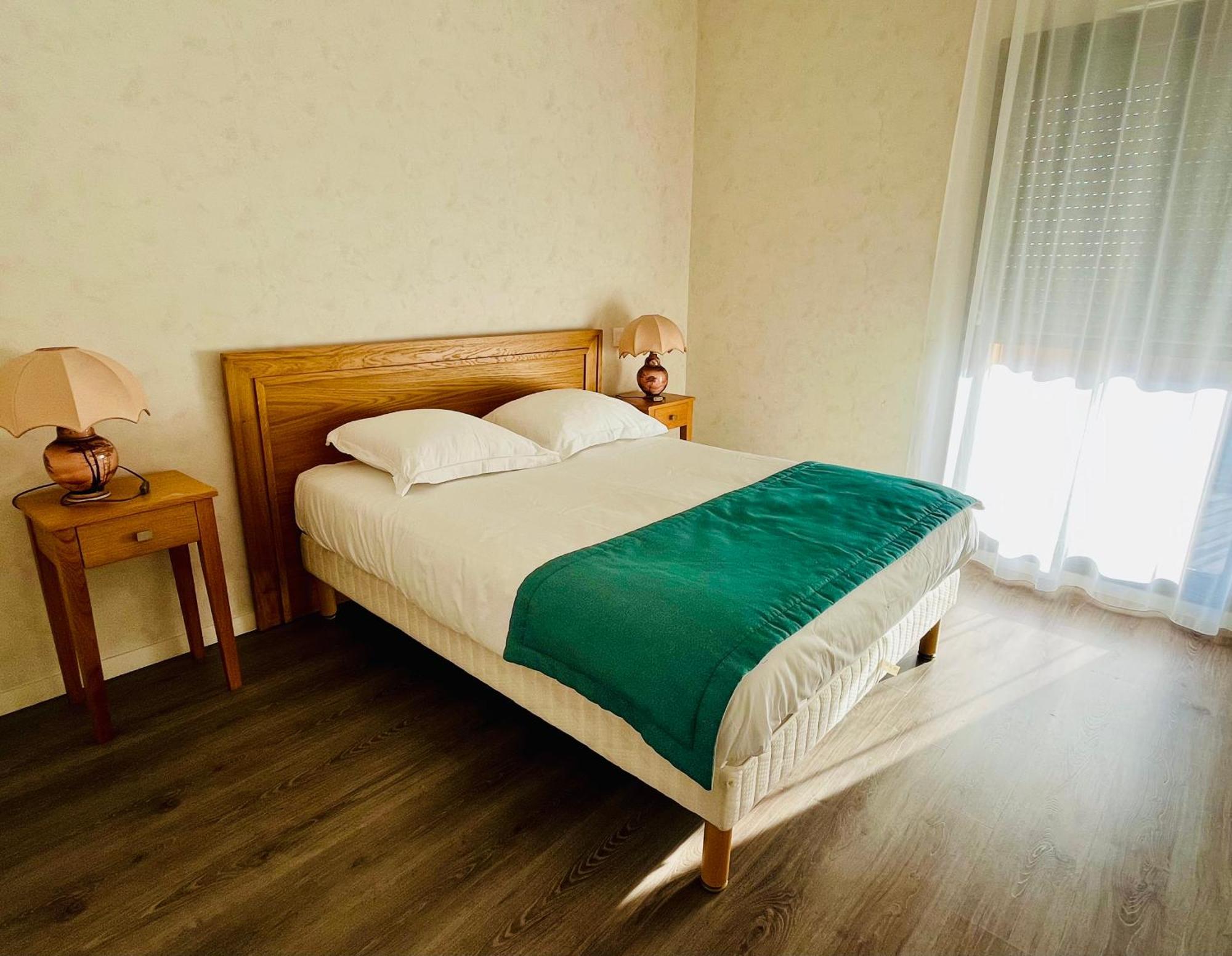 Two-Bedroom Apartment,1544923348:JPEG