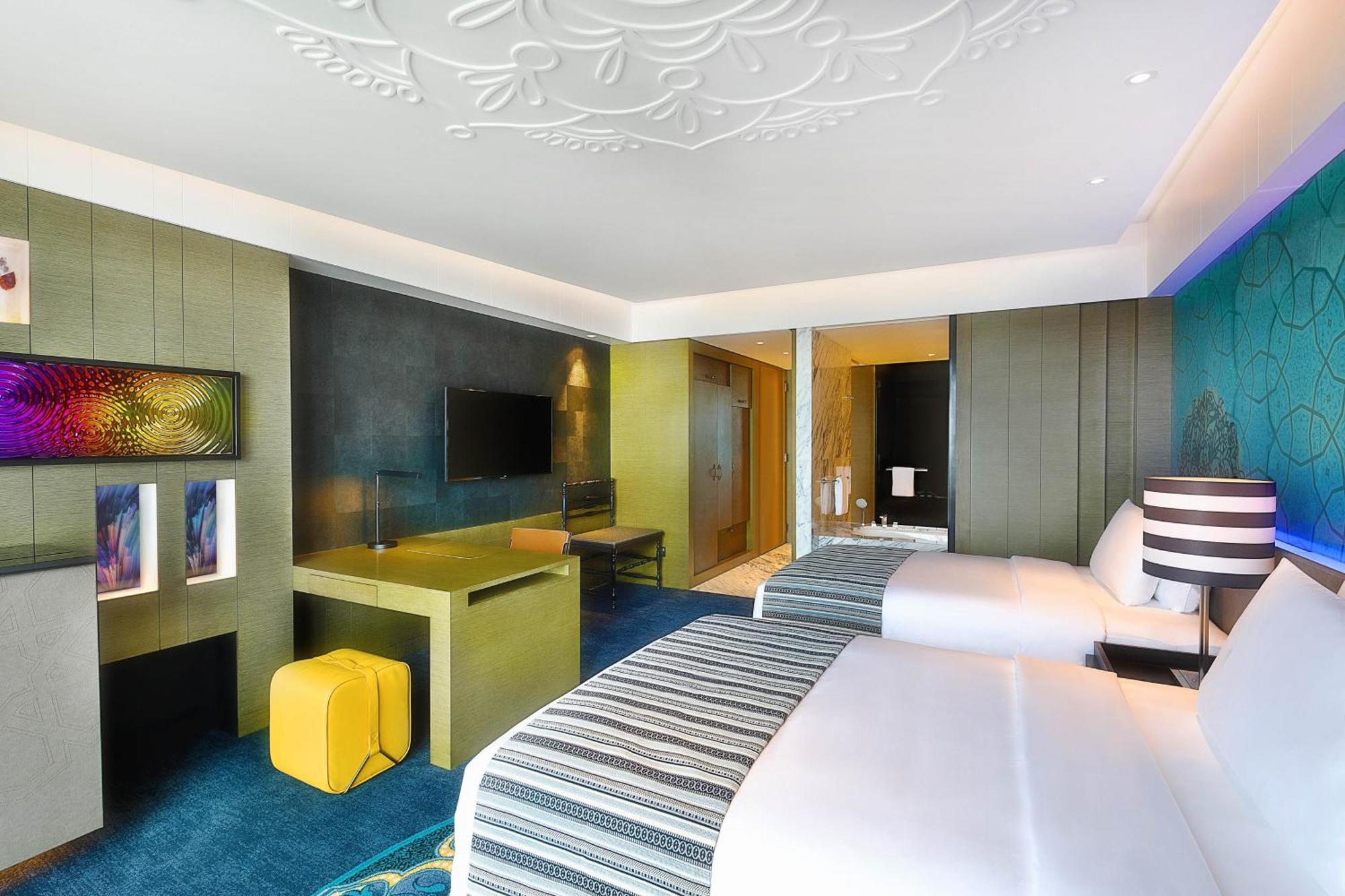 Cozy Double Room Two Double Beds Balcony Partial Sea View