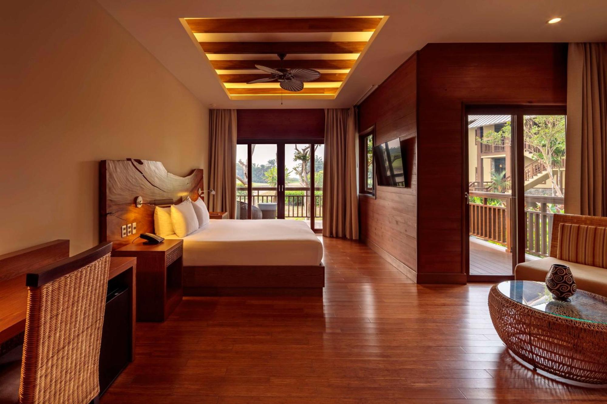 Junior Suite with Partial Ocean View