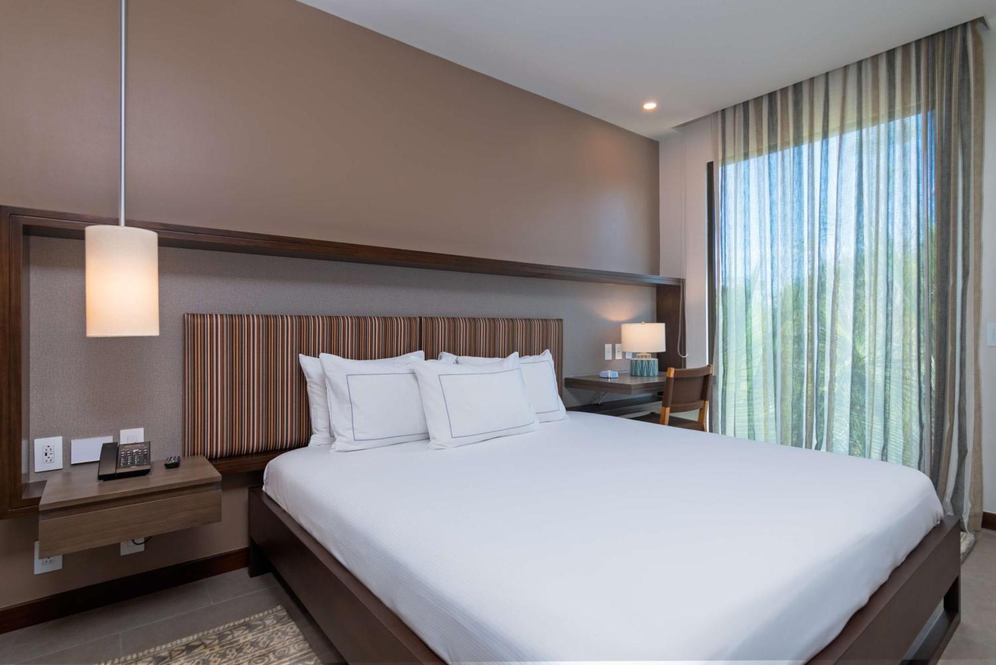 Queen Room Two Queen Beds Seating Area