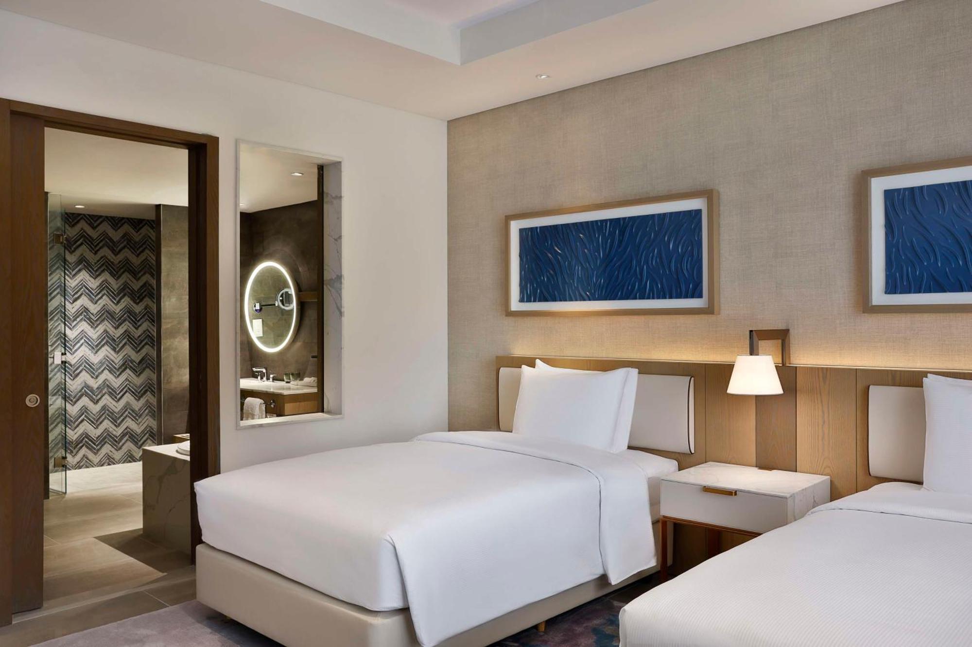 One-Bedroom Suite Two Double Beds Theme Park Access,1548807994:JPEG