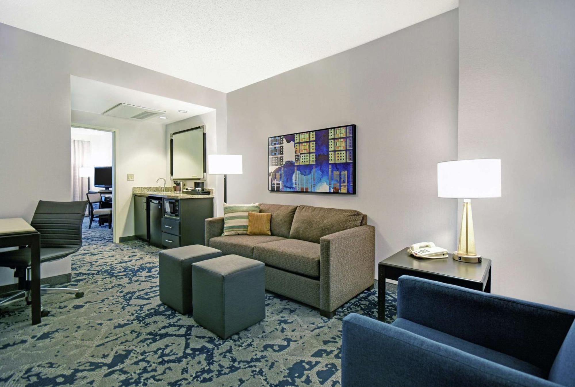 One-Bedroom King Studio Suite with Mobility Accessible Tub - Non-Smoking