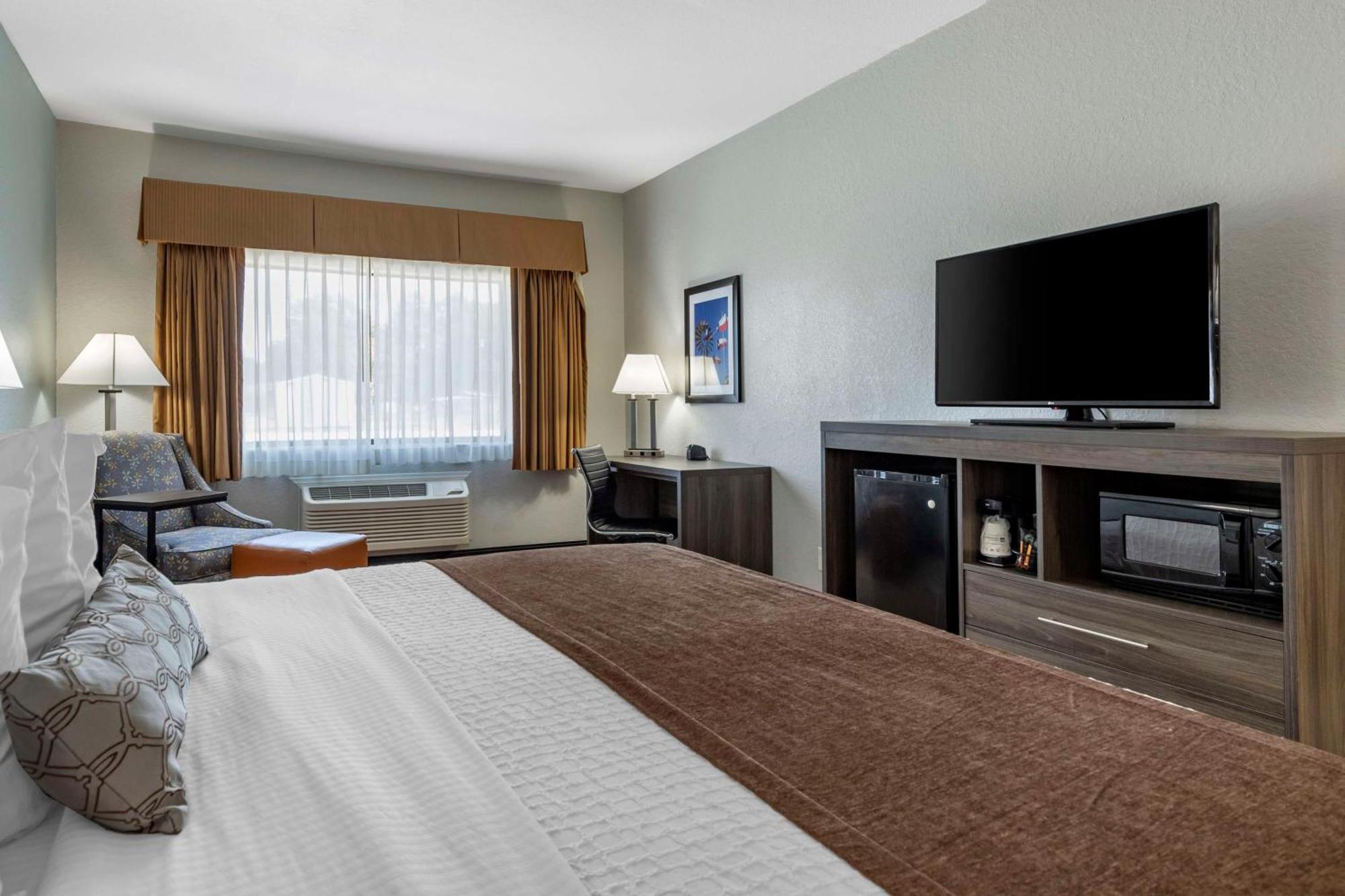 Standard King Room