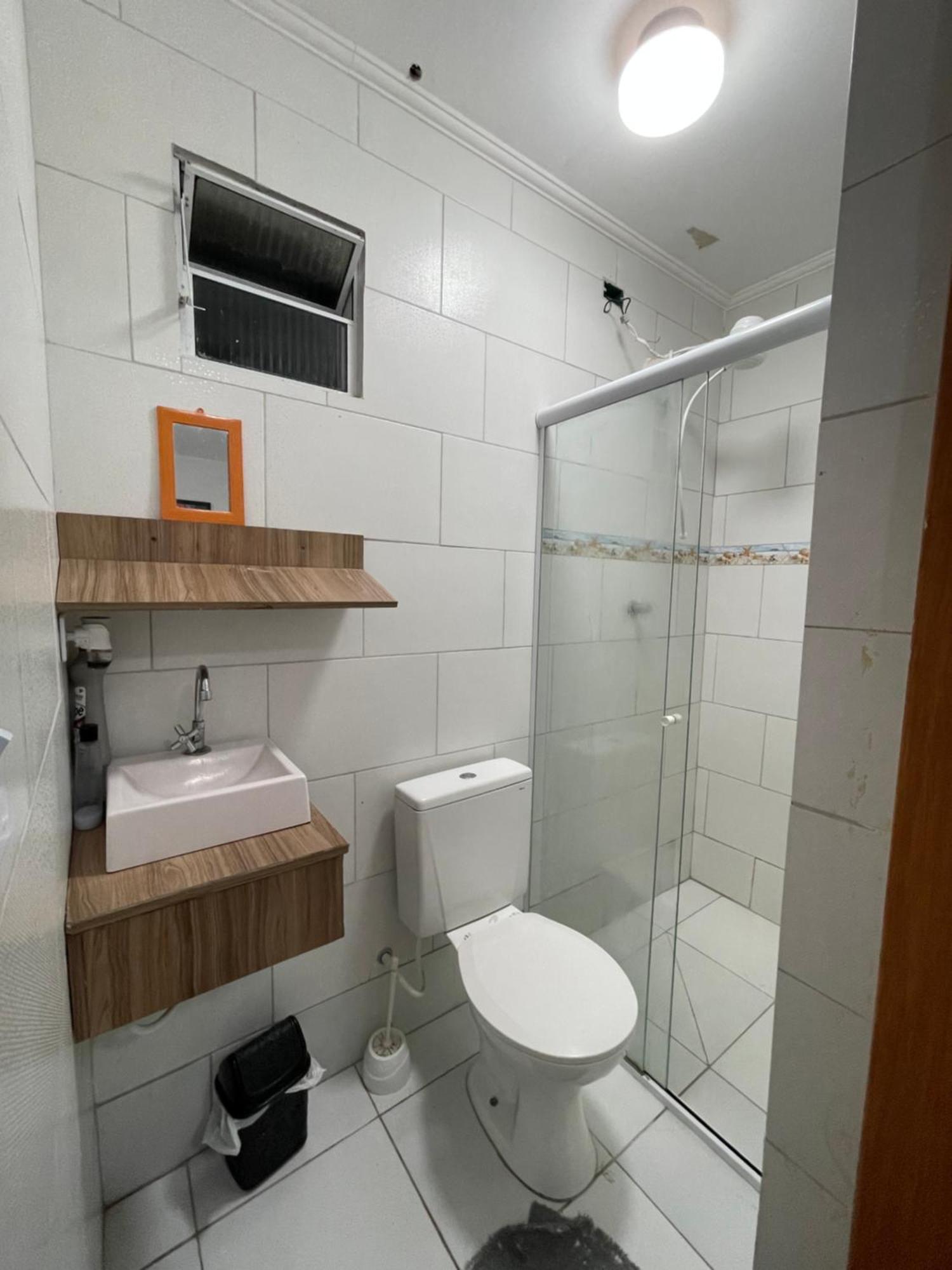 Cama em Dormitório Misto com 8 Camas